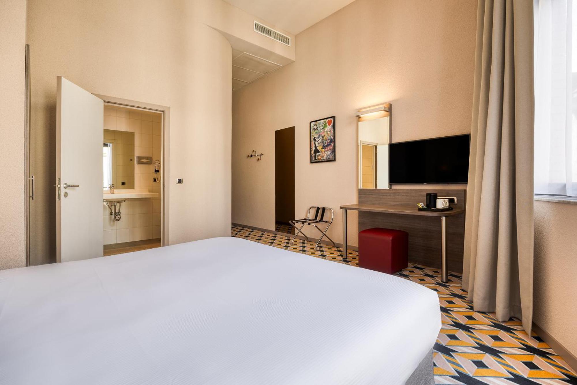 Premium King Room