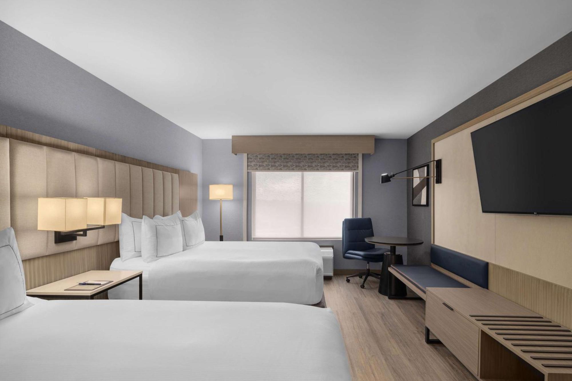 Queen Room Two Queen Beds Non-Smoking