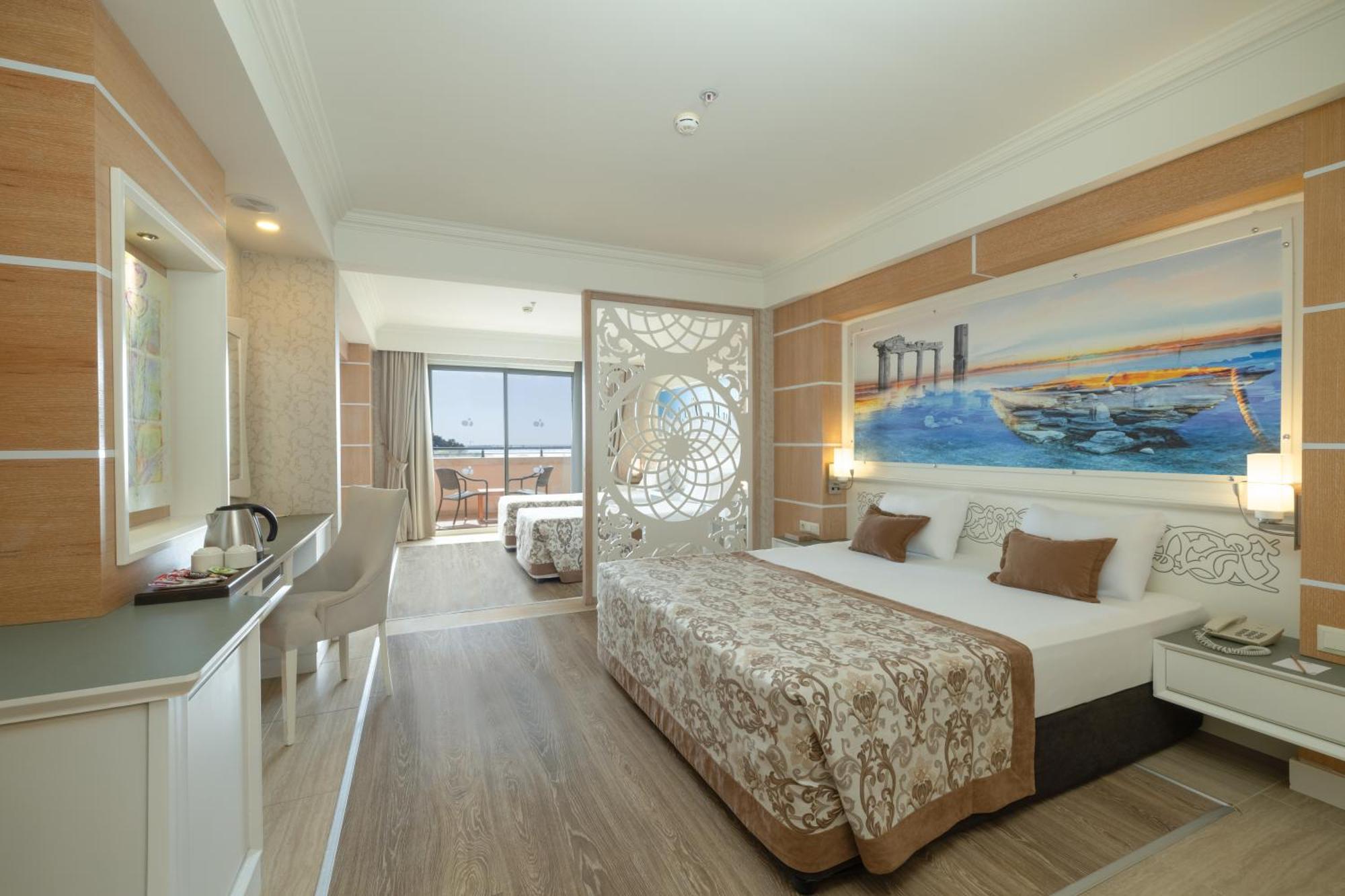 Quarto Grande com Cama de Casal ou 2 de Solteiro