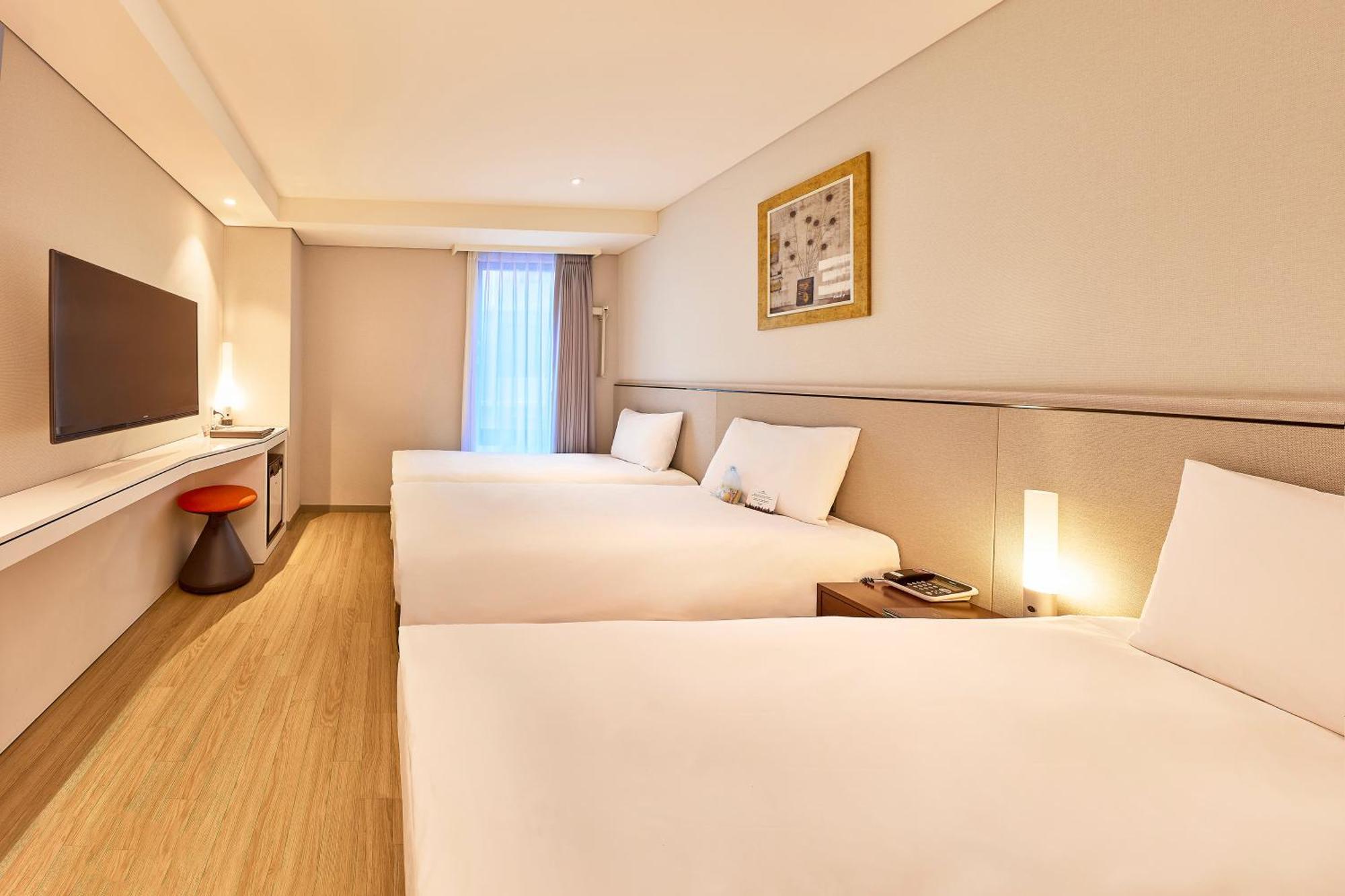 Triple Room Bath