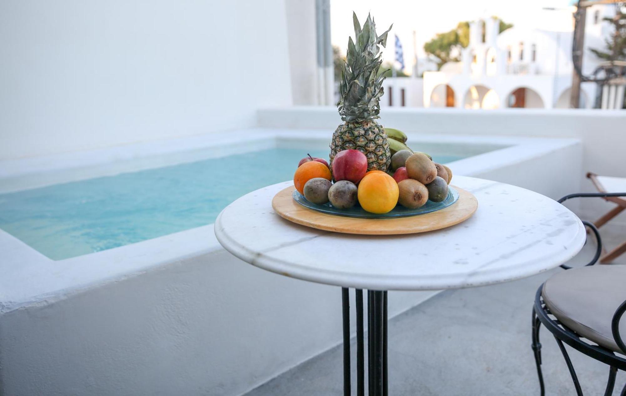 ESTATE VILLAGE JACUZZI SUITES