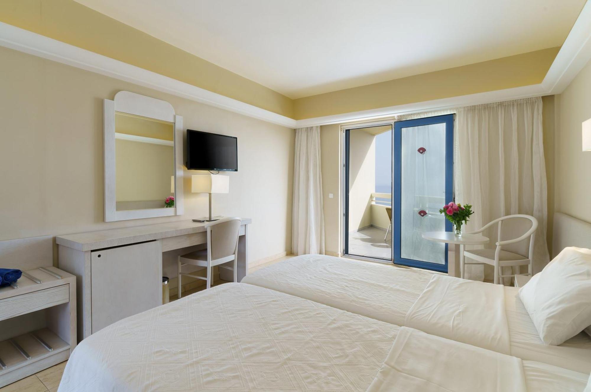 Double or Twin Room Side Sea View