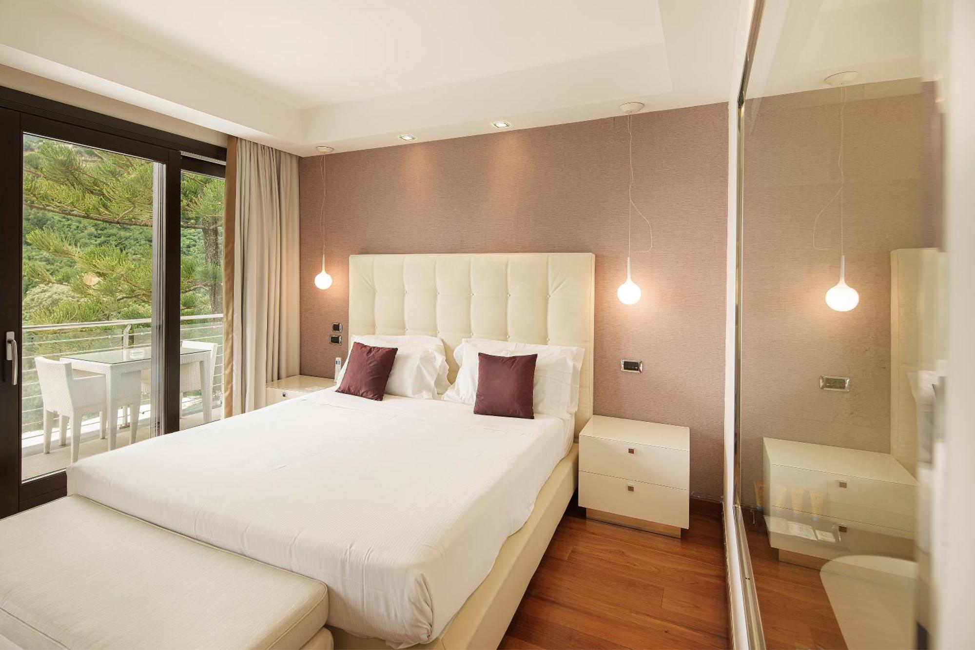 Deluxe Double Room Partial Sea View