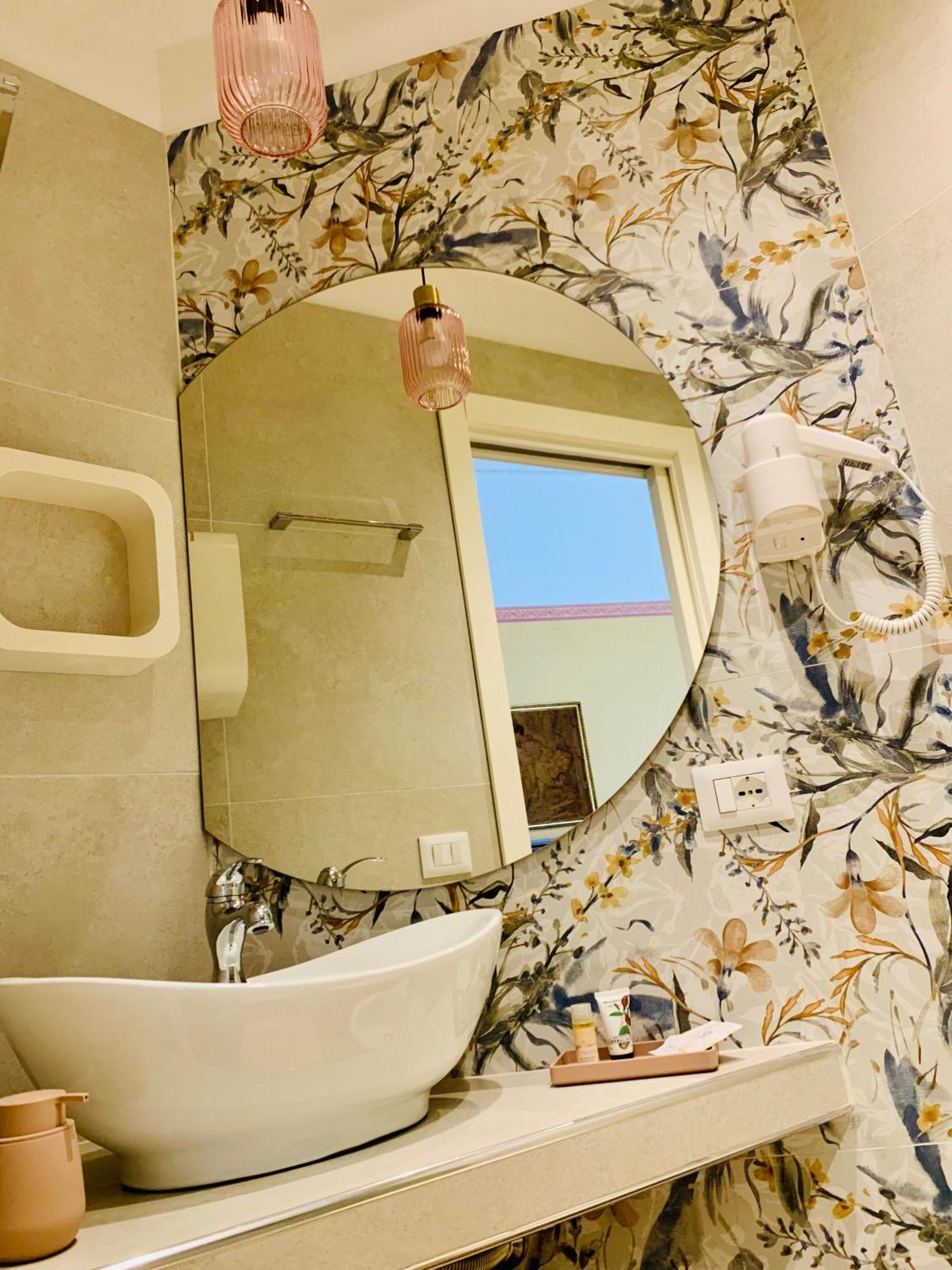 Deluxe Double Room Private Internal Bathroom
