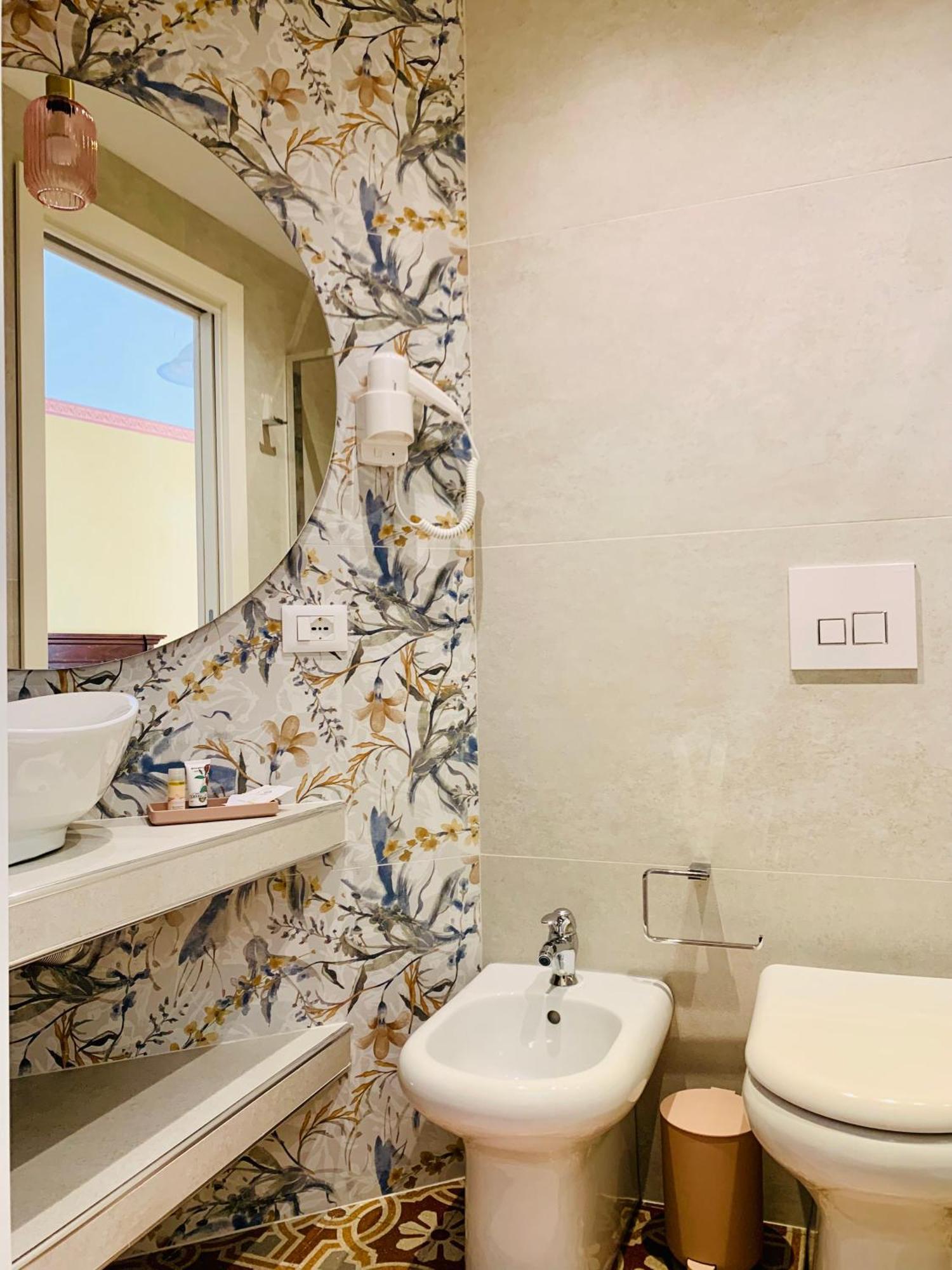 Deluxe Double Room Private Internal Bathroom