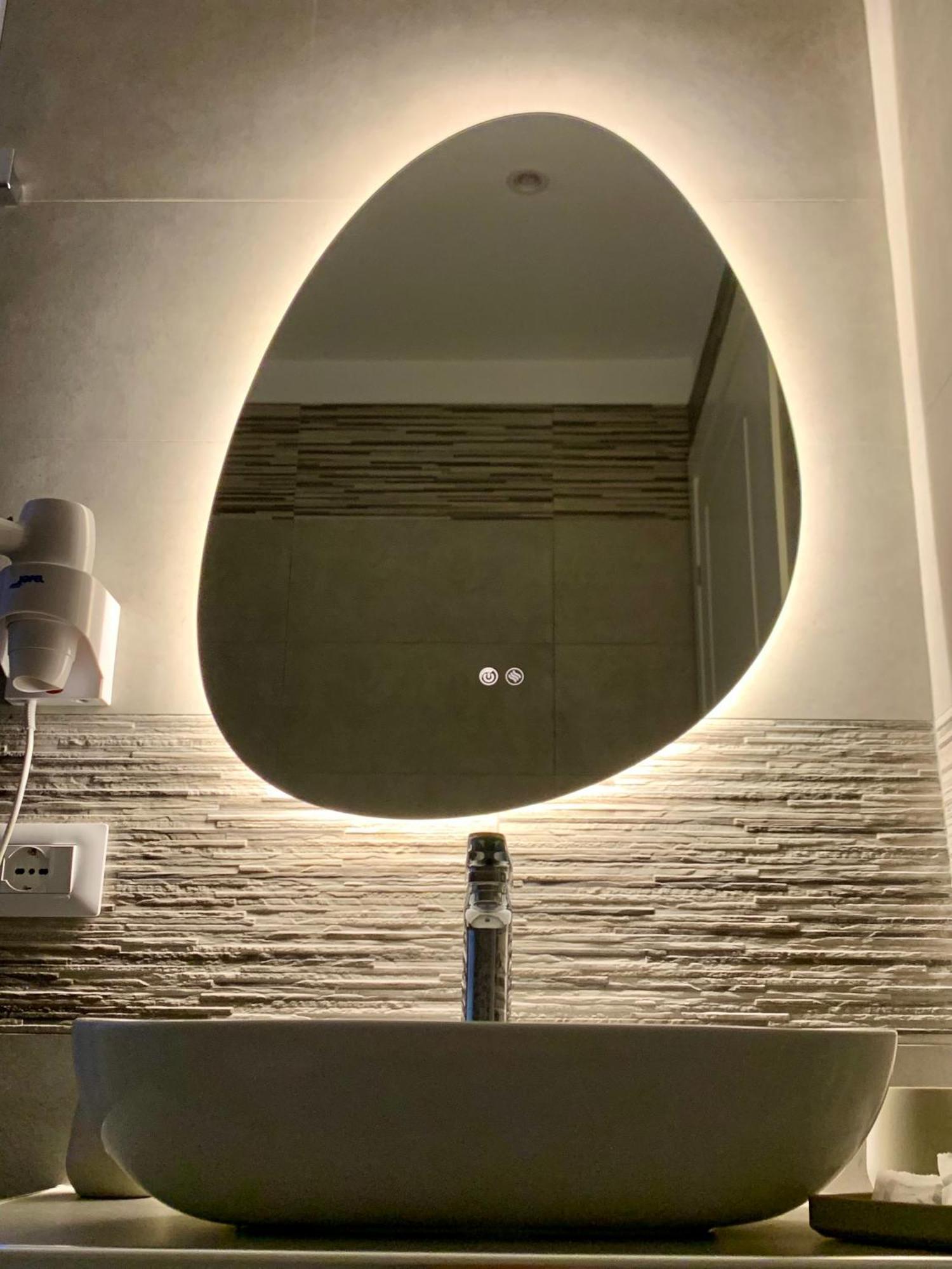 Double or Twin Room Private External Bathroom