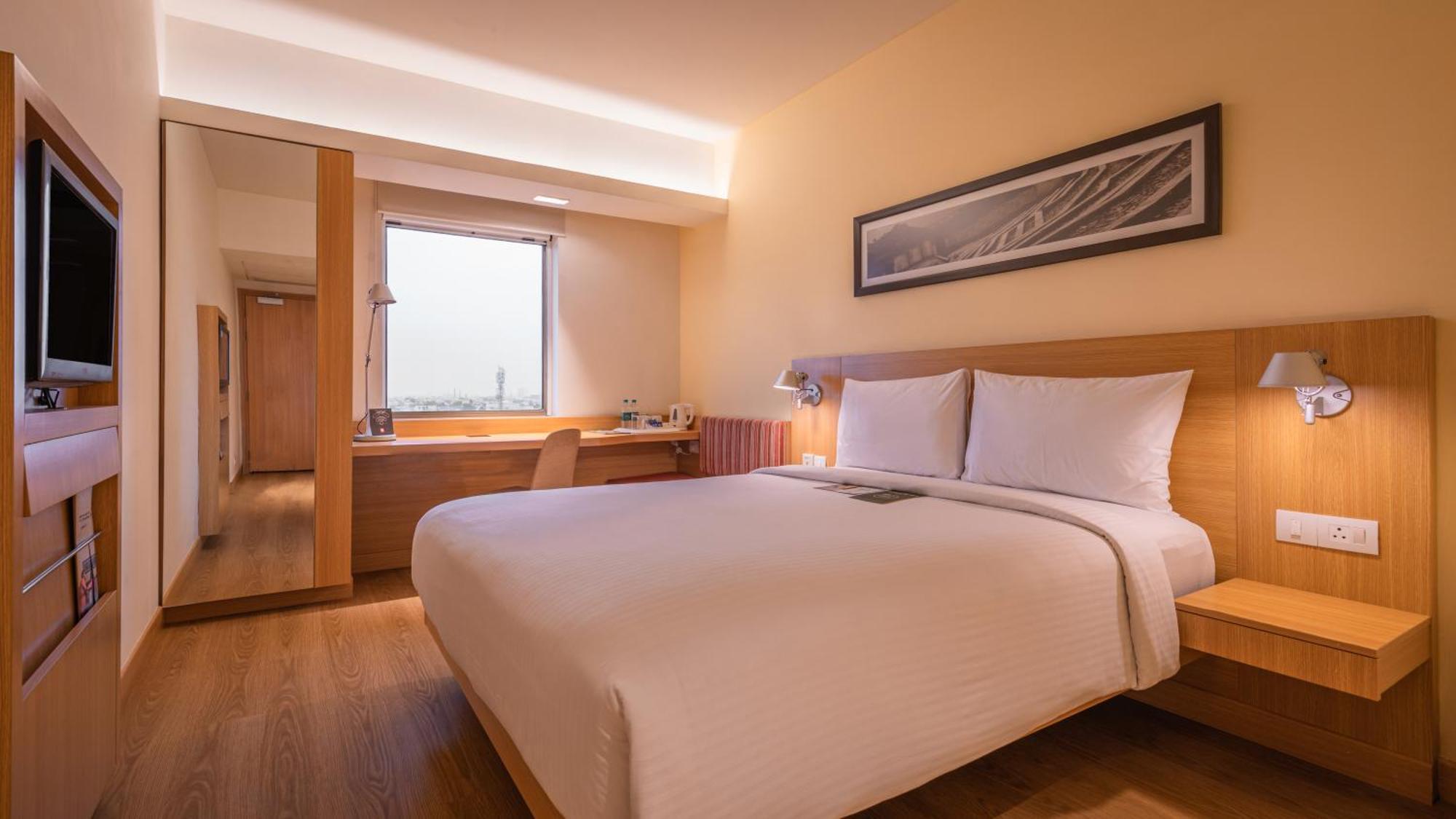 Standard Queen Room