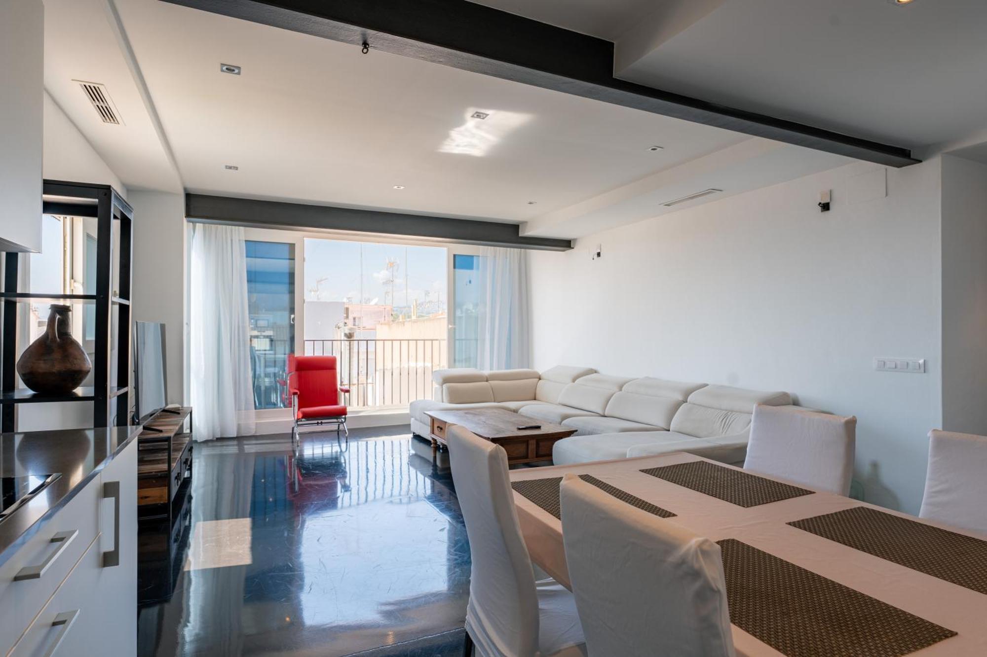 Two-Bedroom Apartment Balcony Sea View