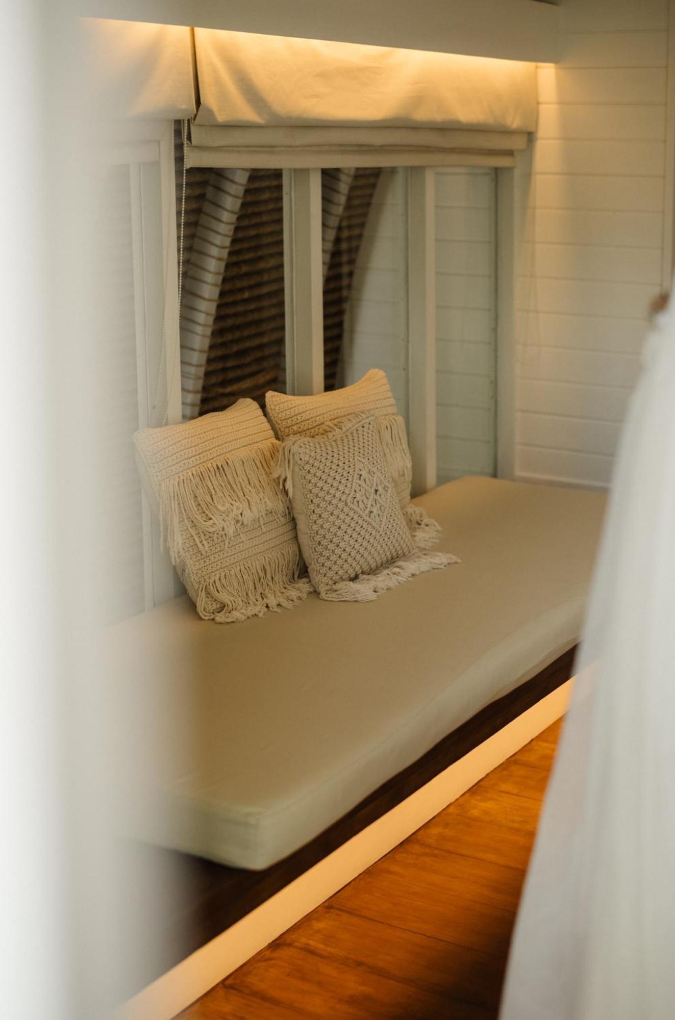 Cabana Deluxe