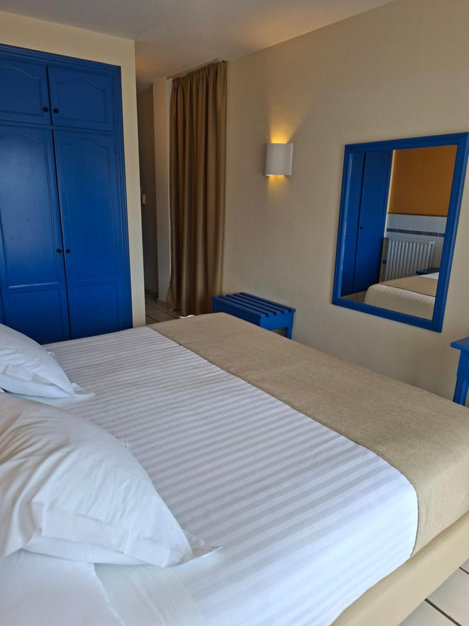 Double or Twin Room Side Sea View,1662392542:JPEG