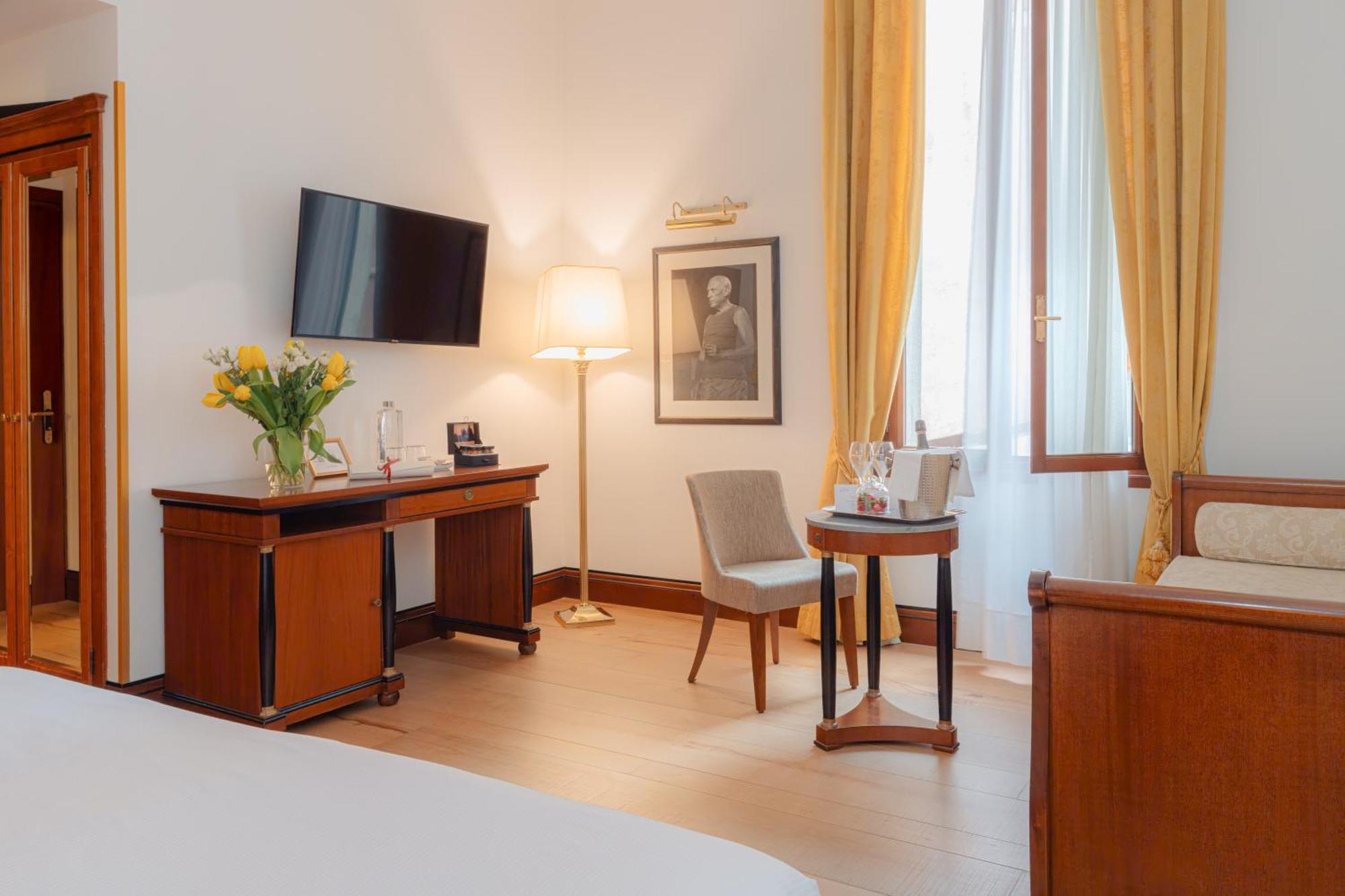 Junior Suite,1662394461:JPEG