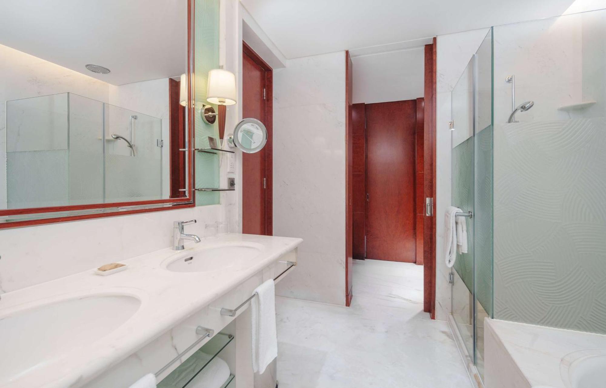 Premier King Room