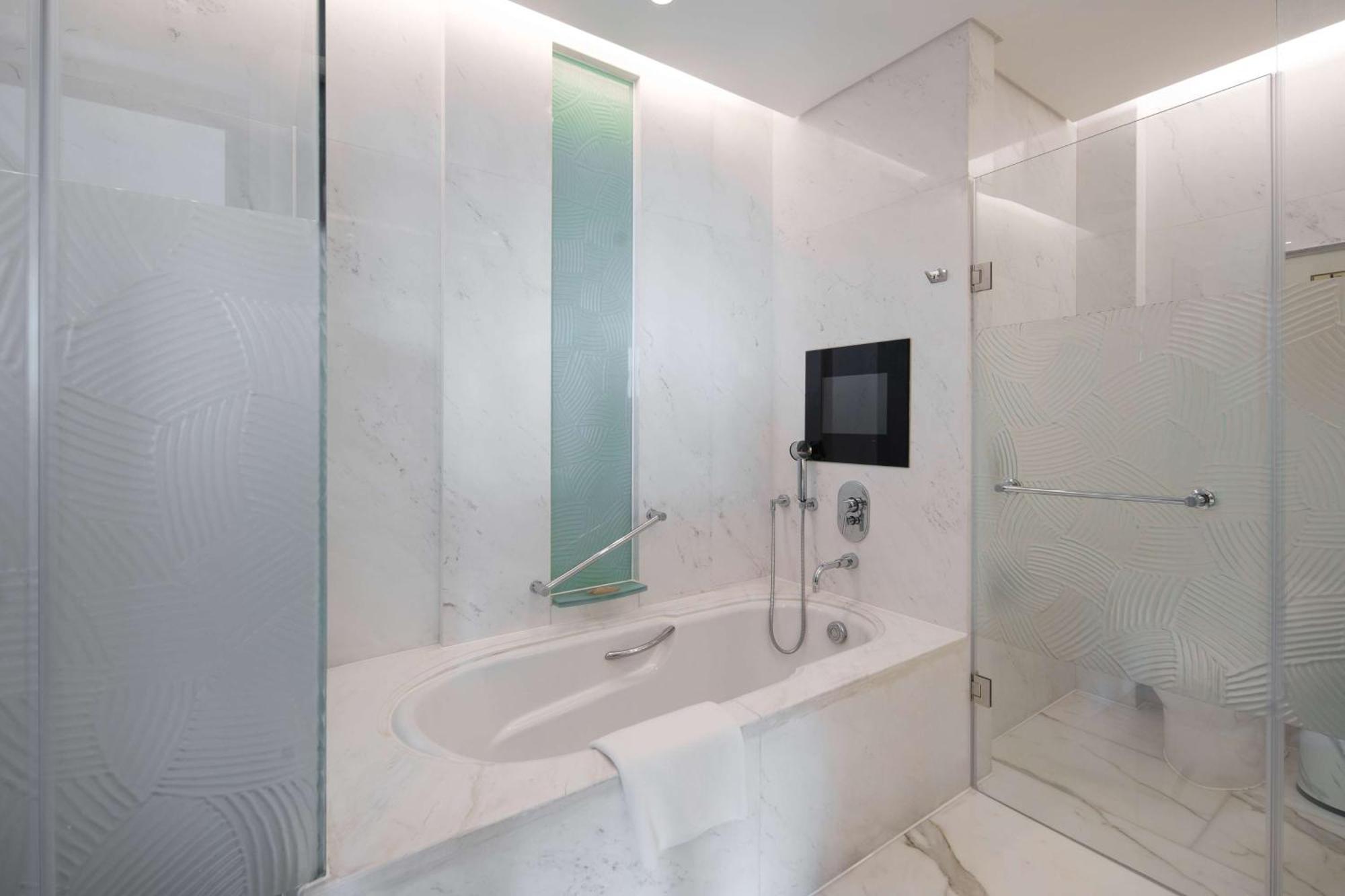 Premier King Room