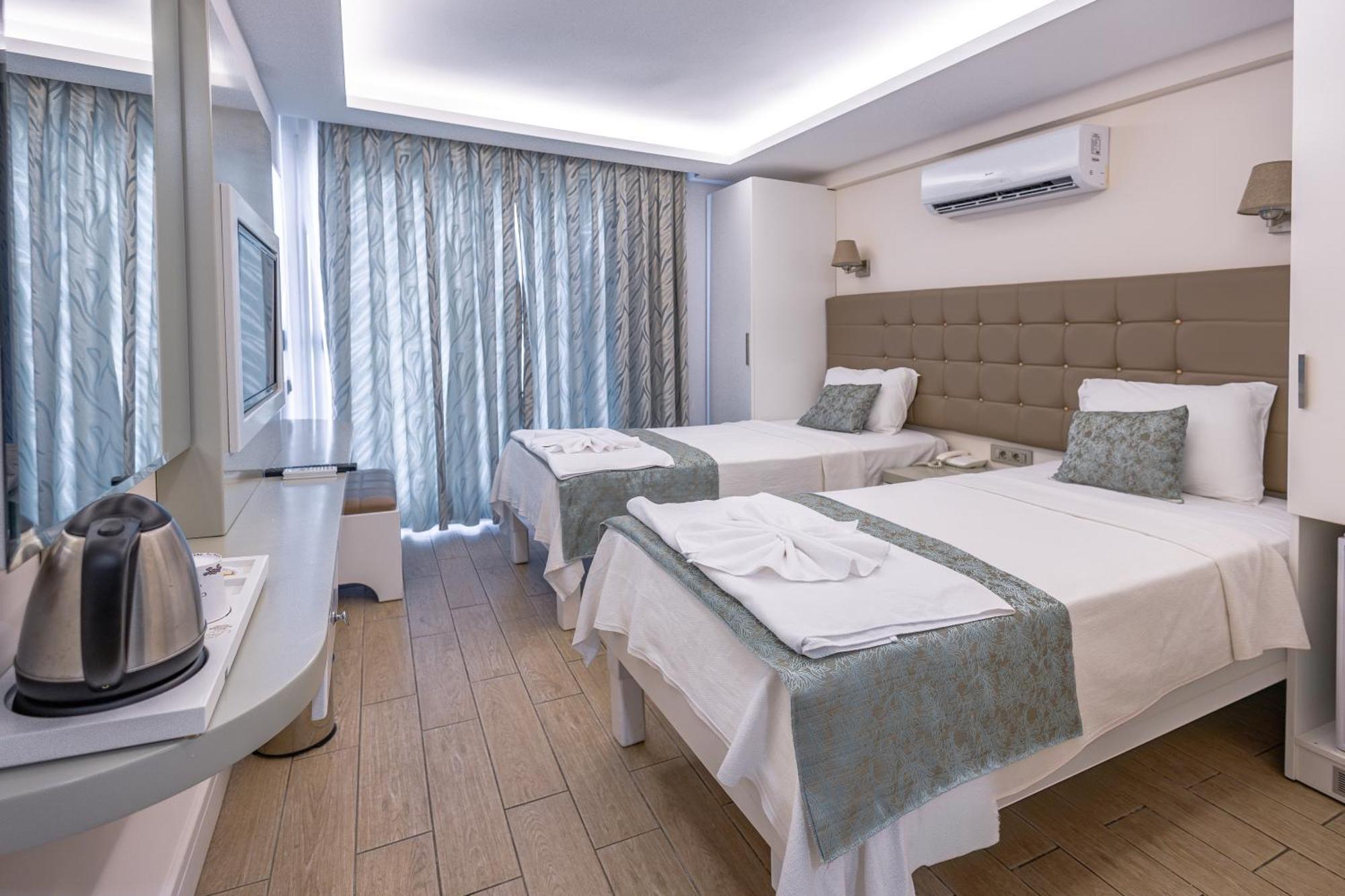 Double or Twin Room Partial Sea View