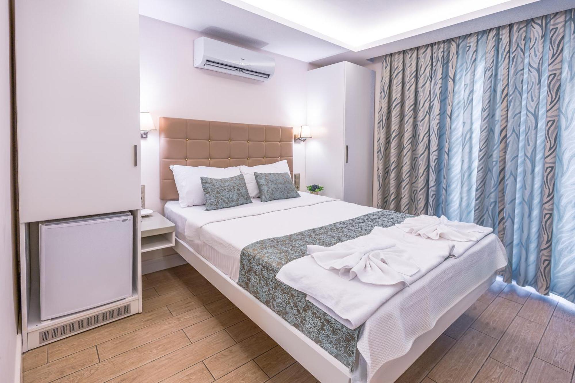 Double or Twin Room Land View