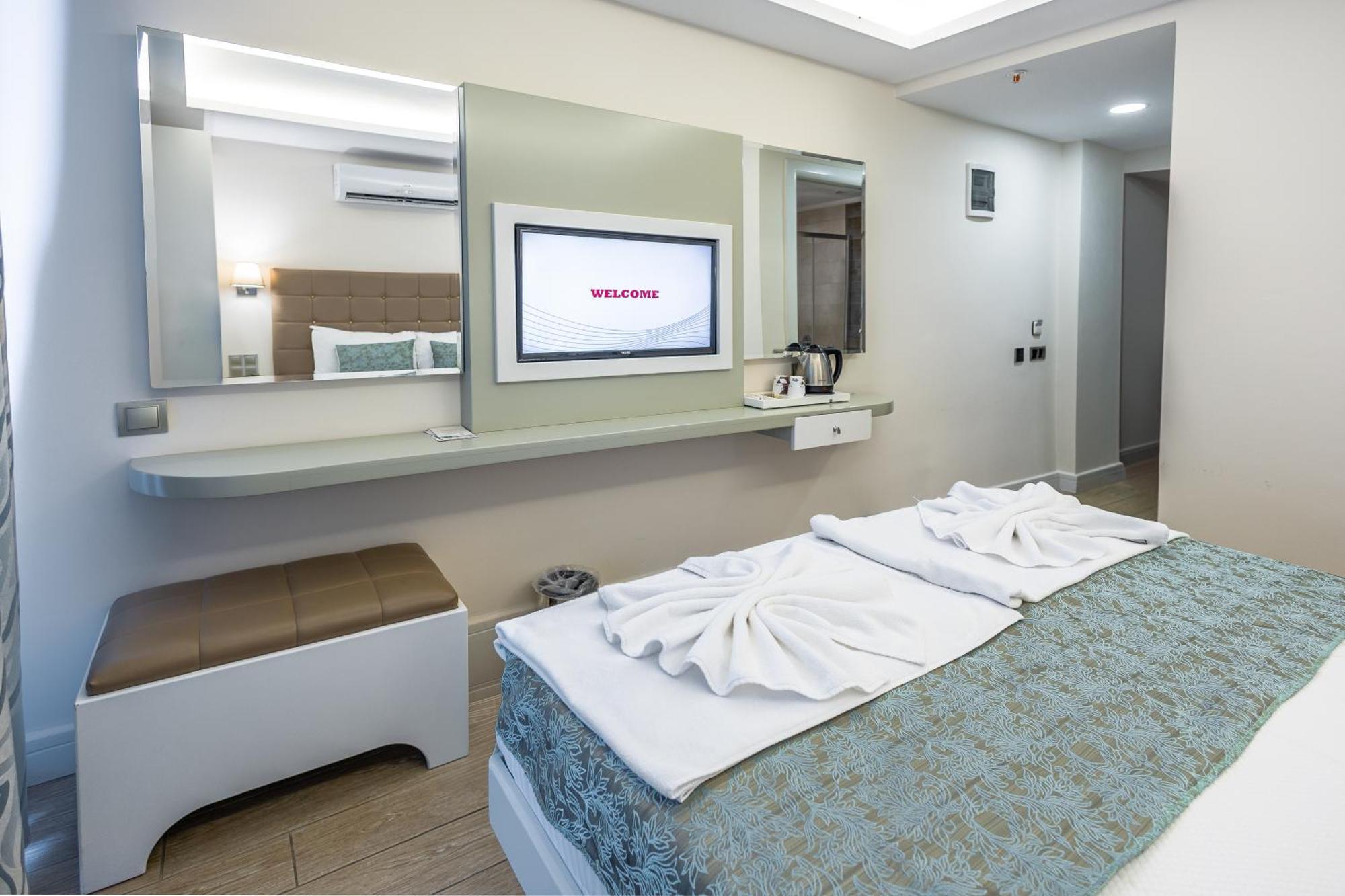 Double or Twin Room Land View