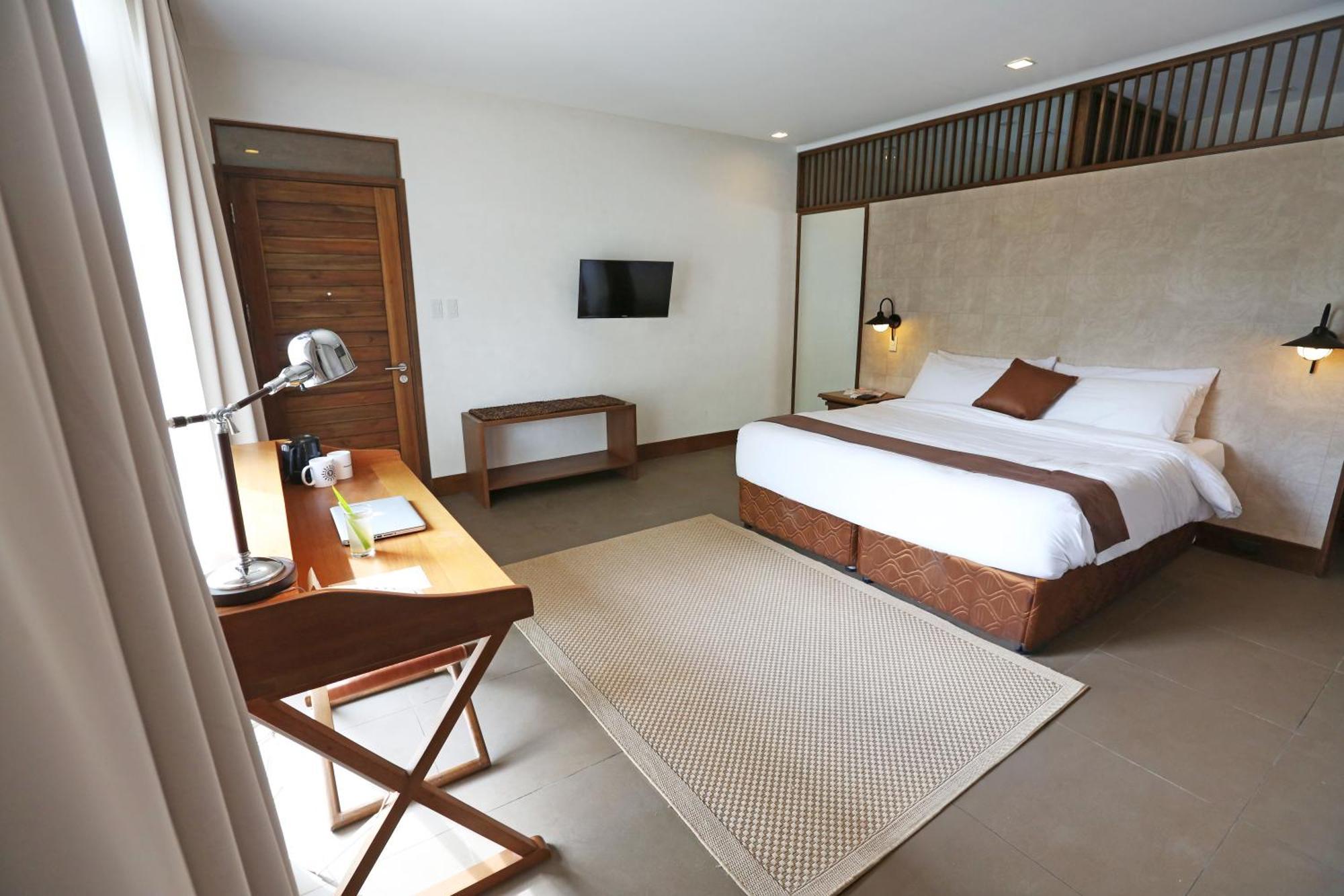 Pride King Room