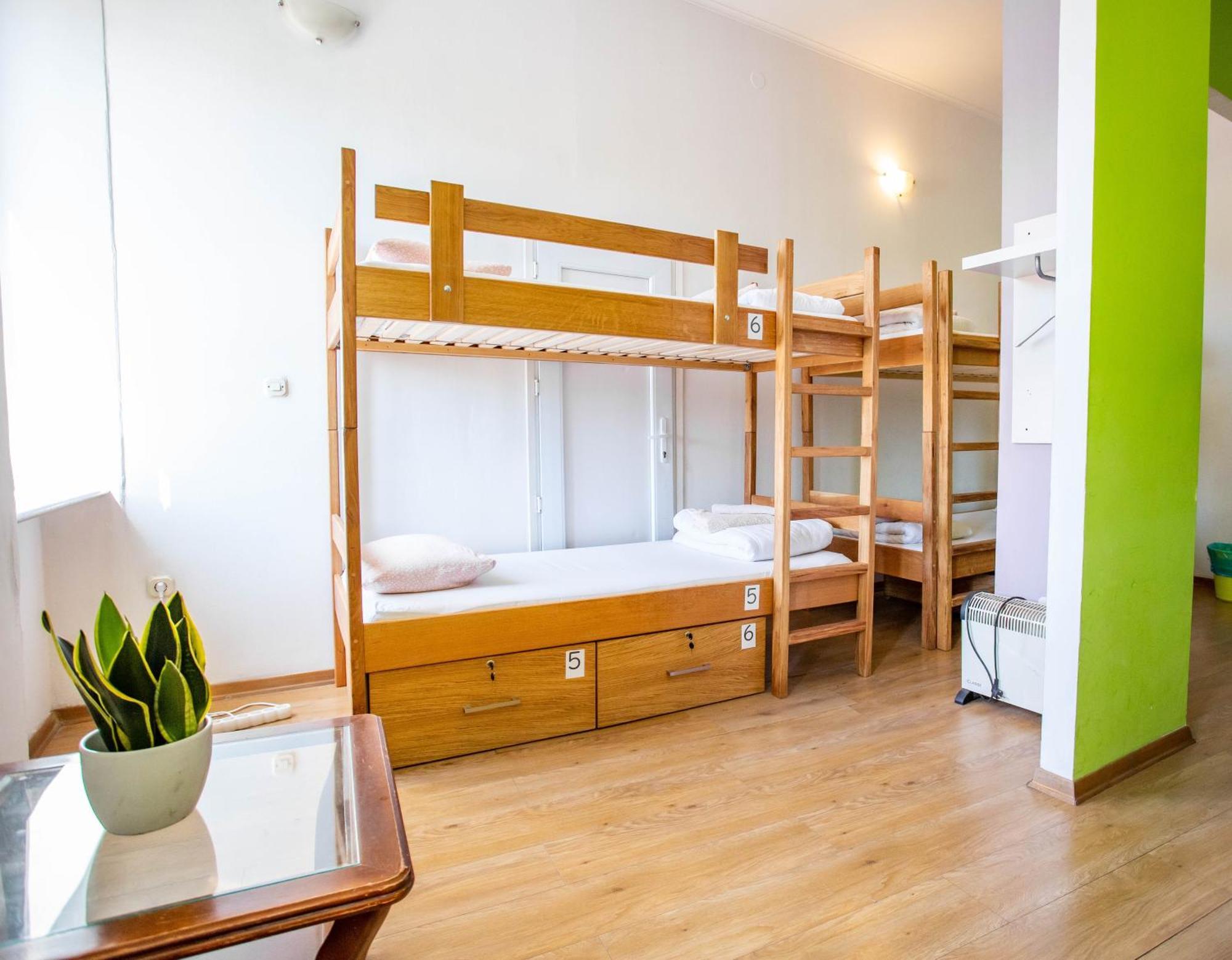 Bed 4-Bed Mixed Dormitory Room