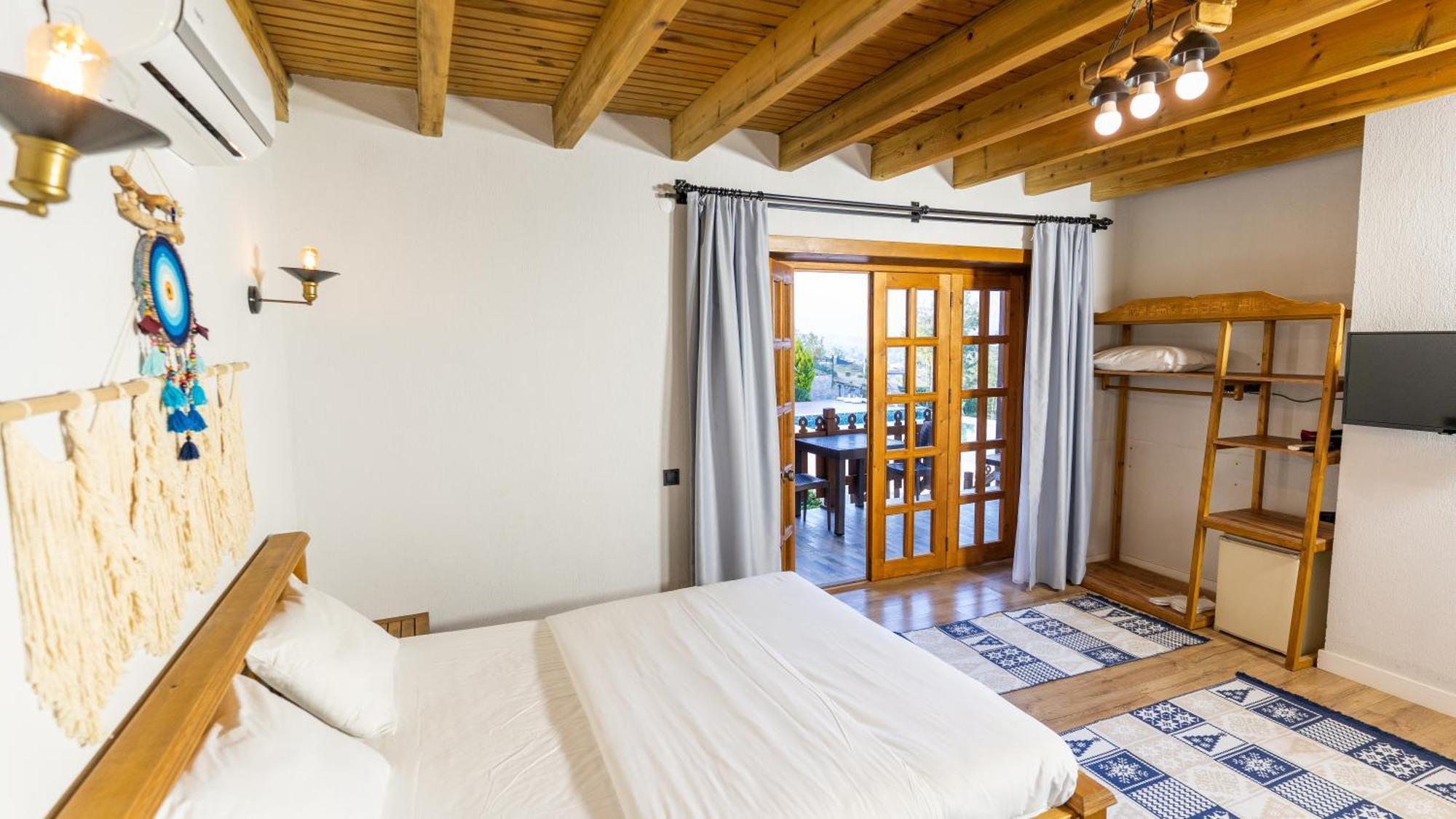 Standard Room,1662456092:JPEG
