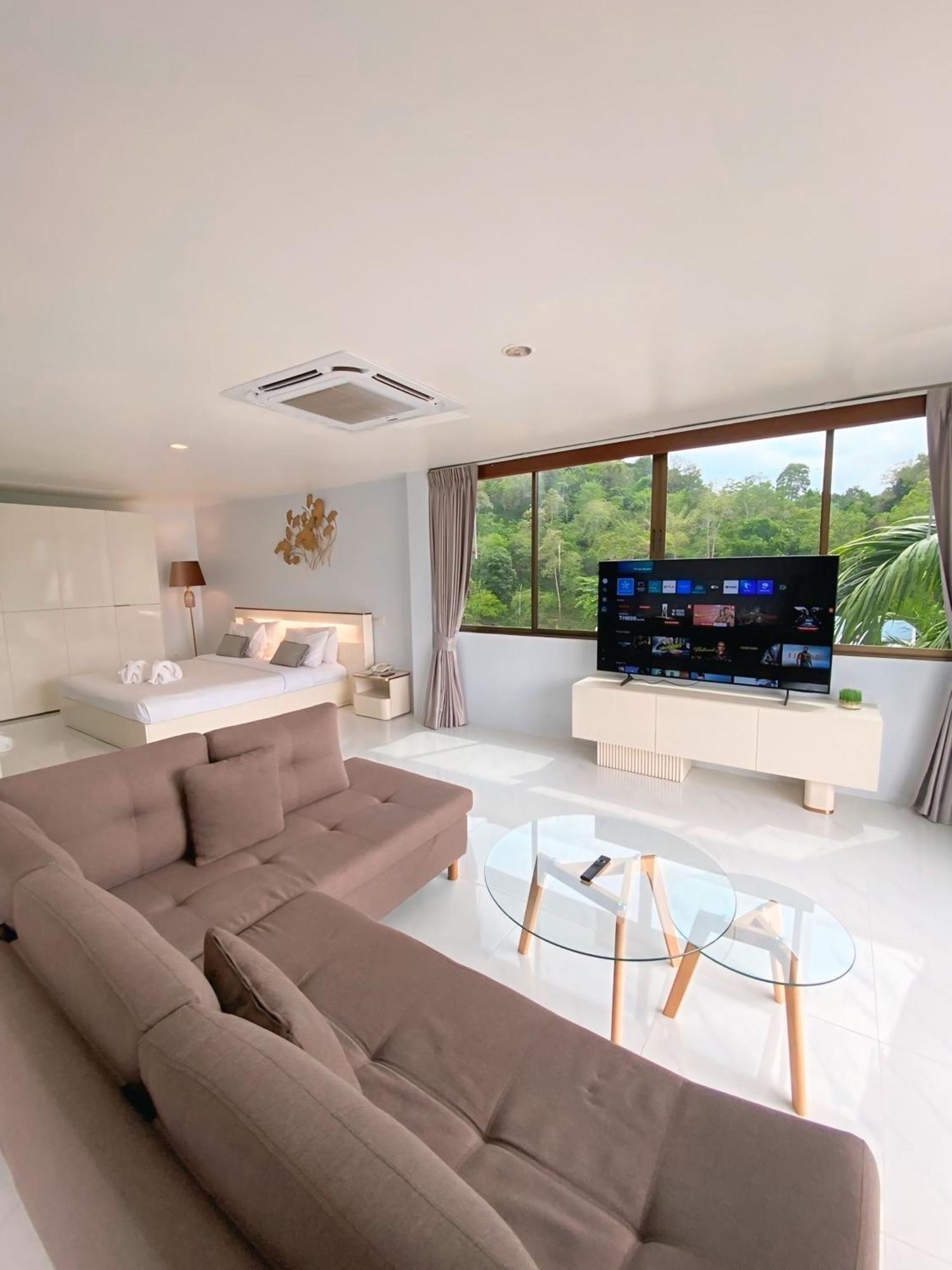 Penthouse Suite,1664647358:JPEG