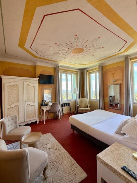 Large double room balcony panoramic view