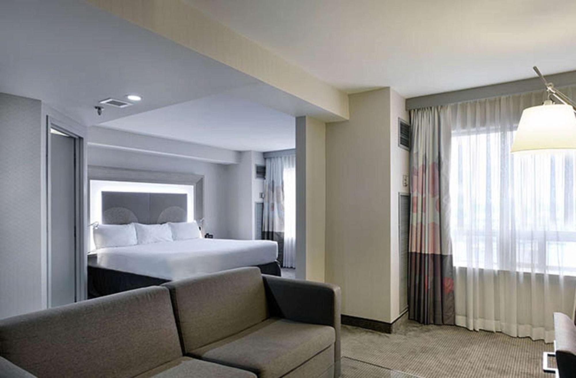 Junior King Suite Seating Area