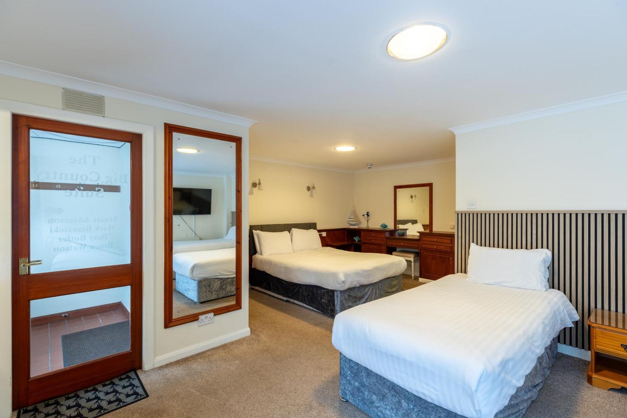 Deluxe Family Room