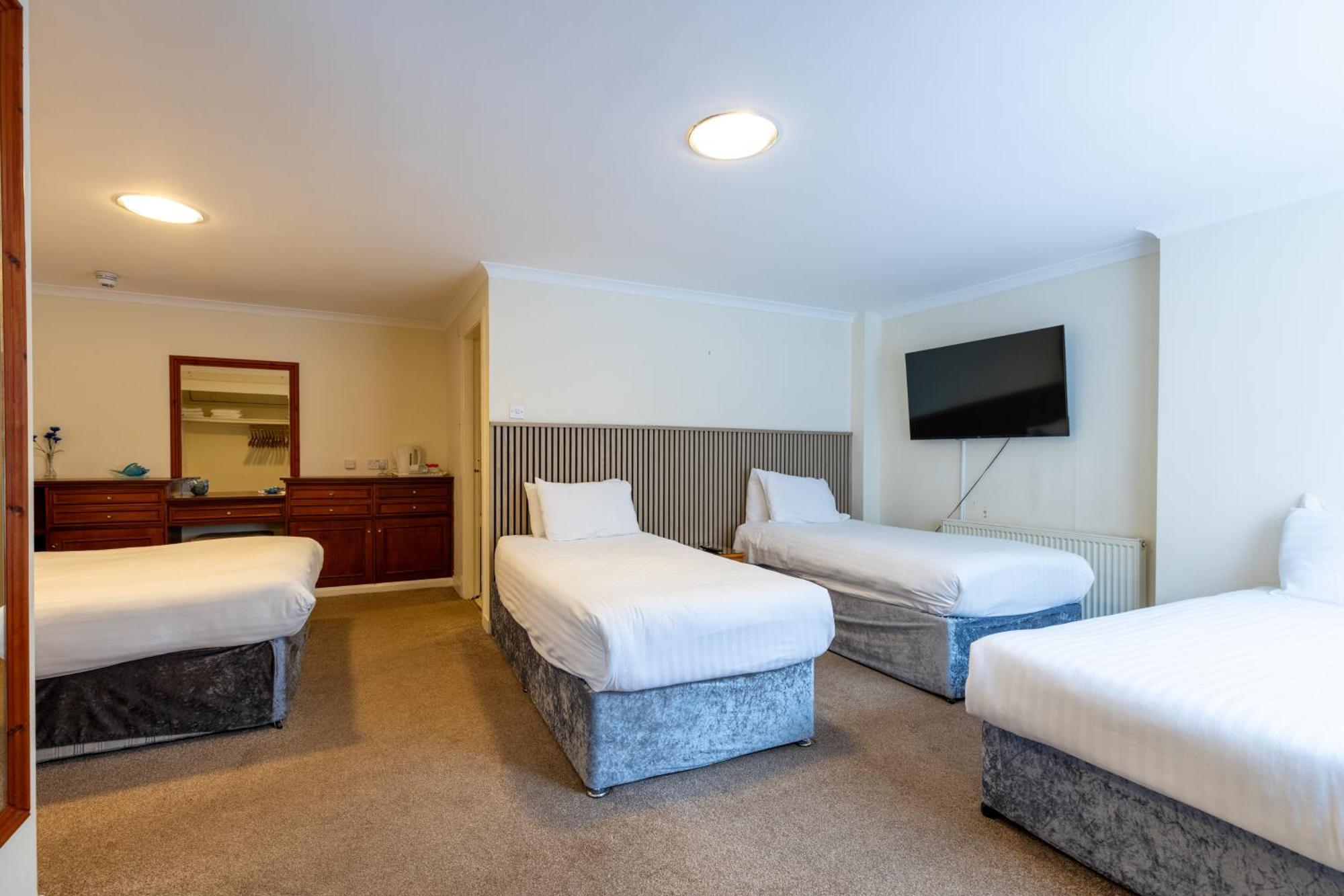 Deluxe Family Room