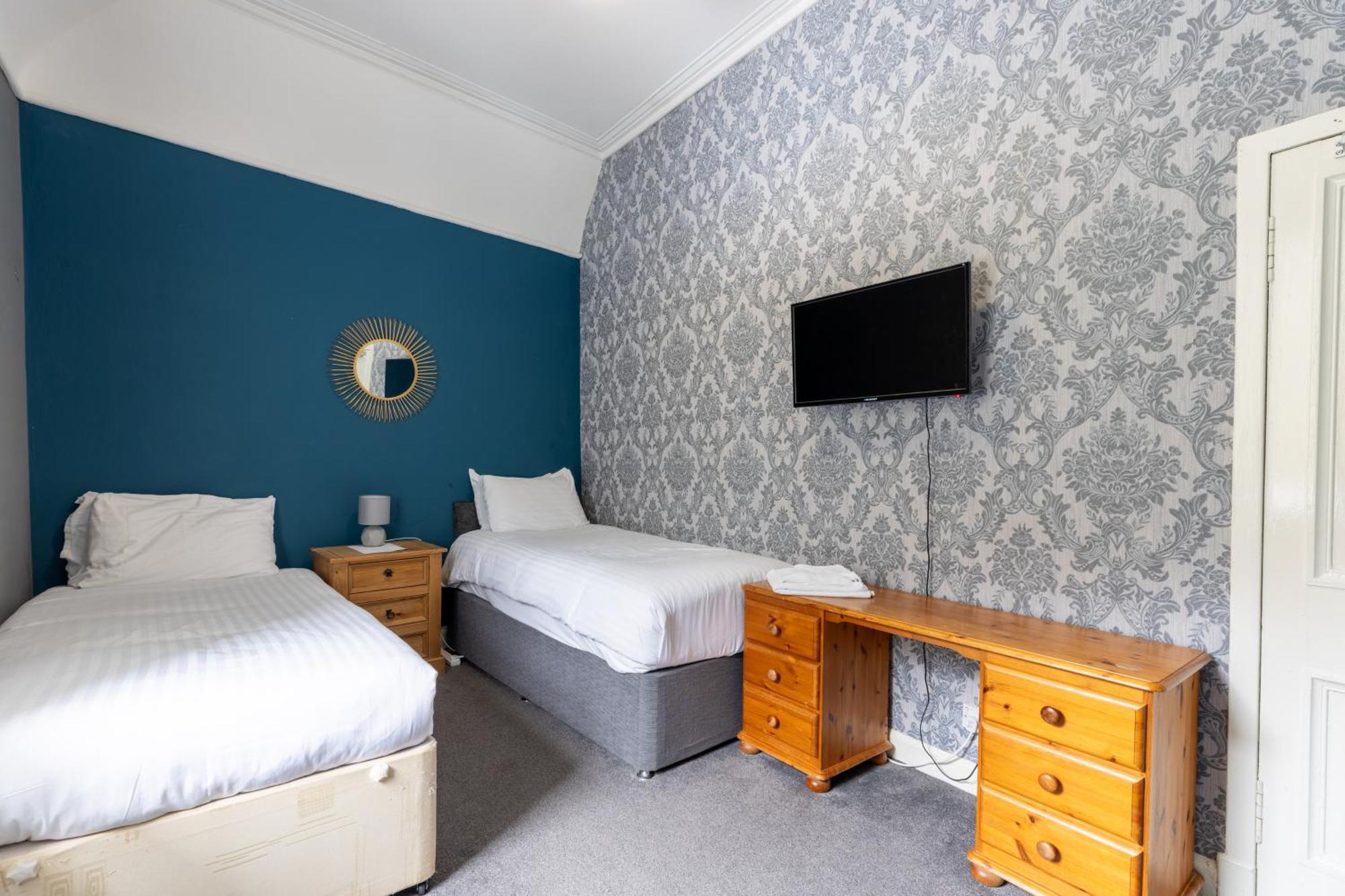 Basic Triple Room