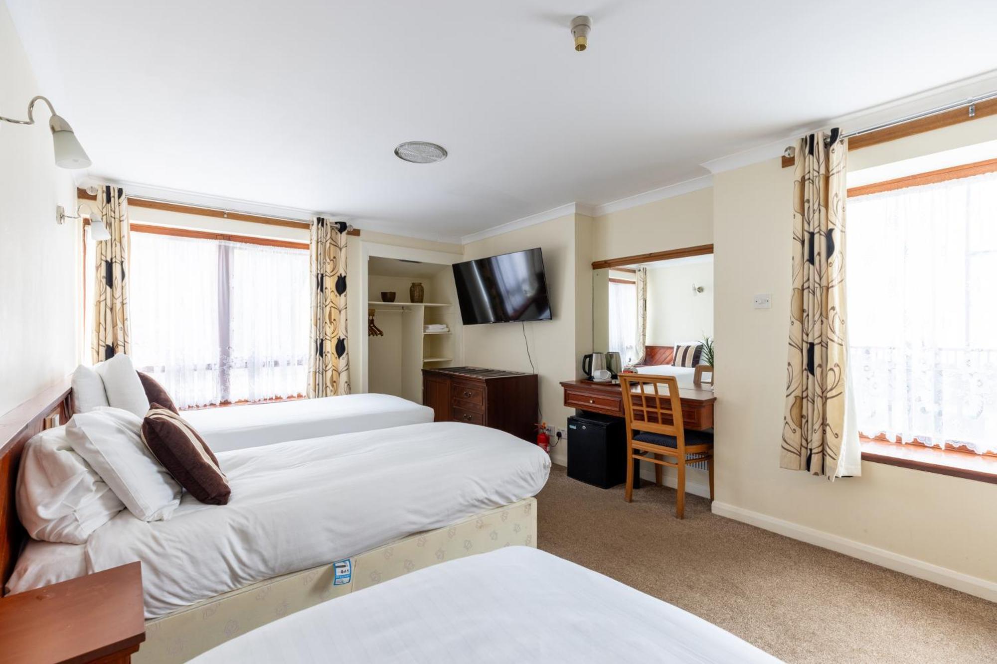 Deluxe Triple Room