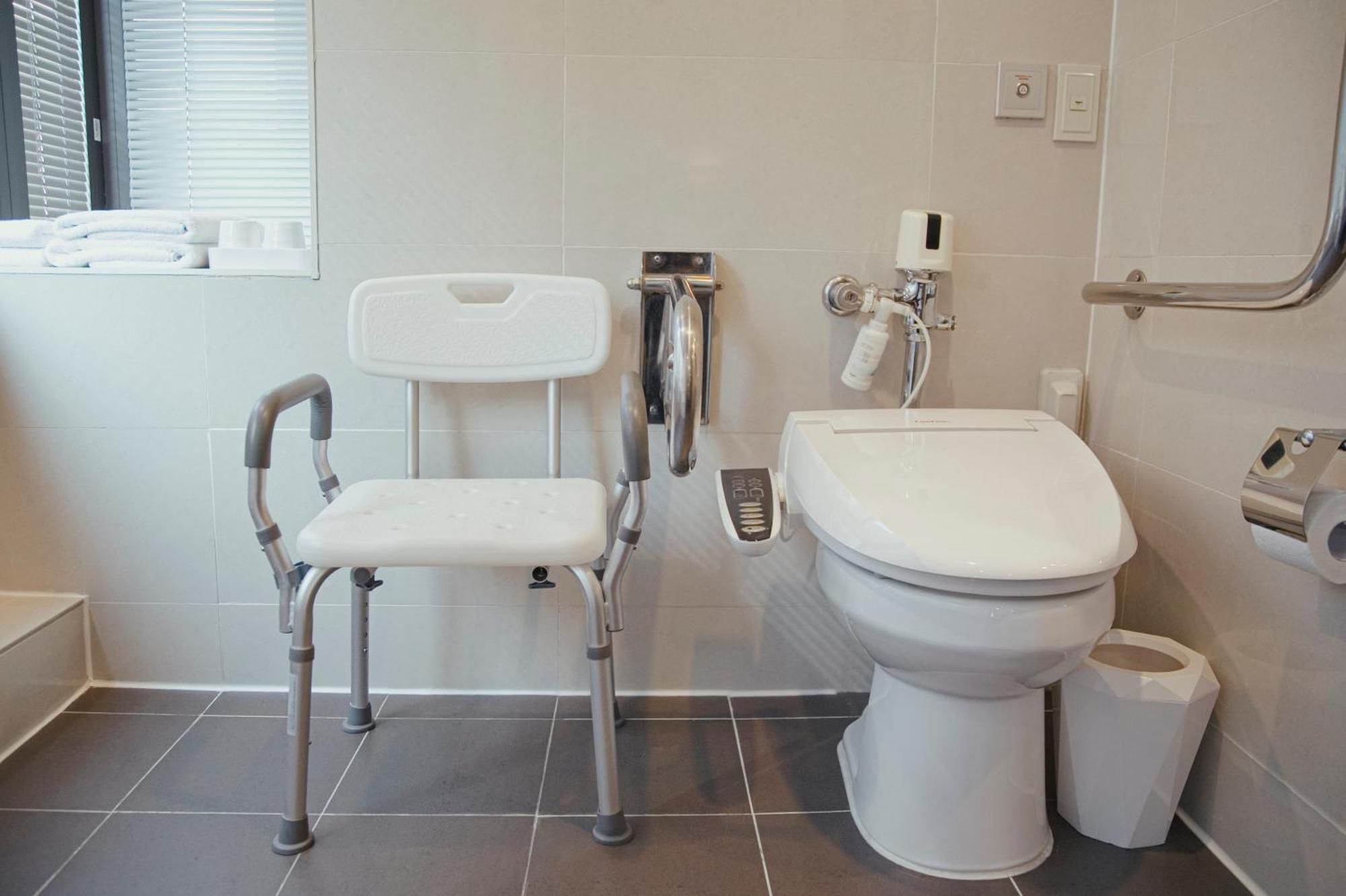 Queen Room Disability Access