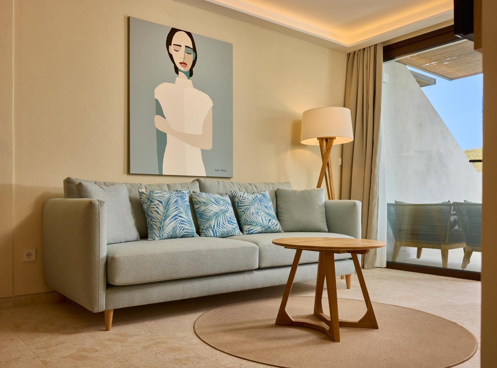 The Club Junior King Suite Terrace Bath