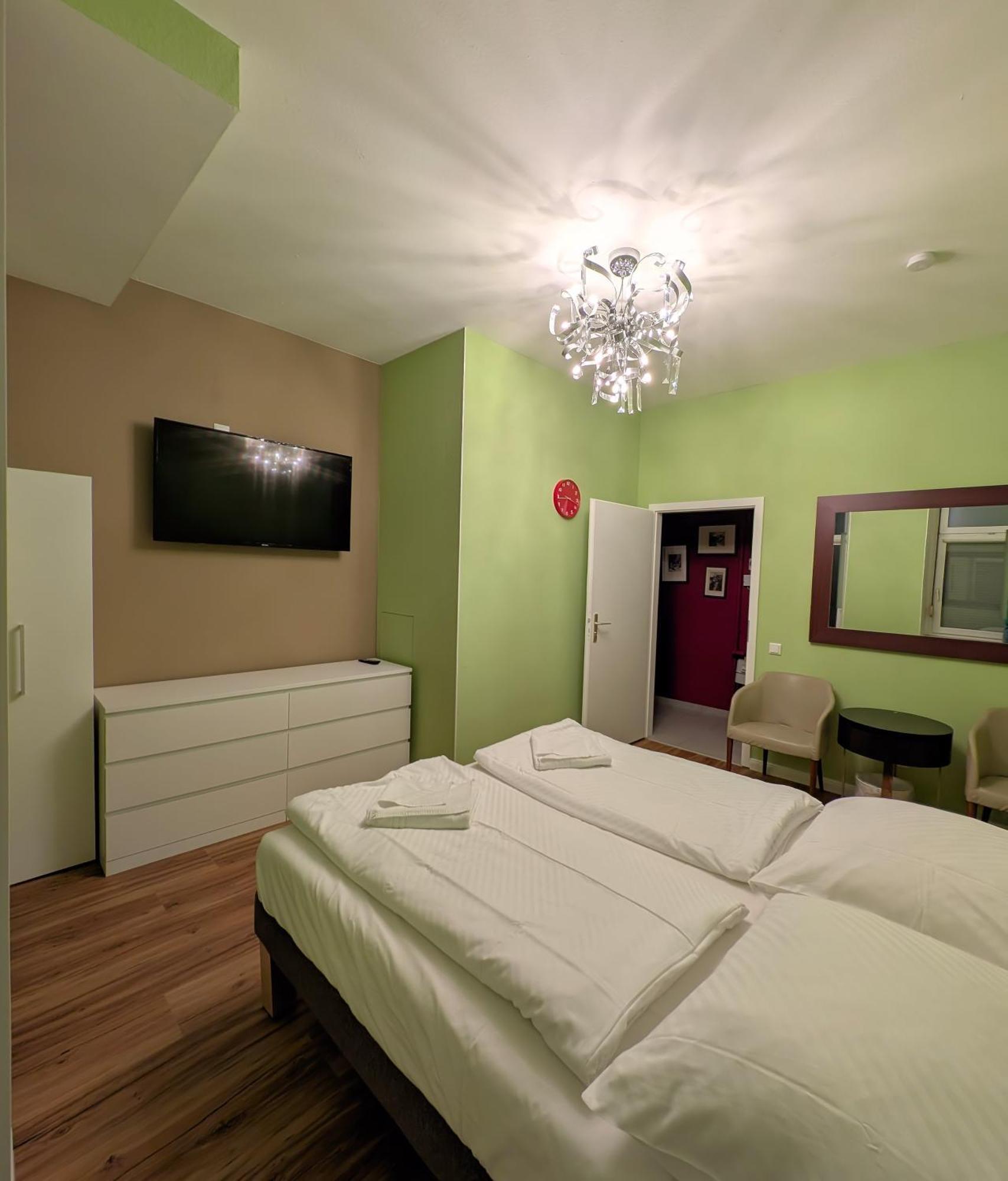 Deluxe Two-Bedroom Apartment Garden View