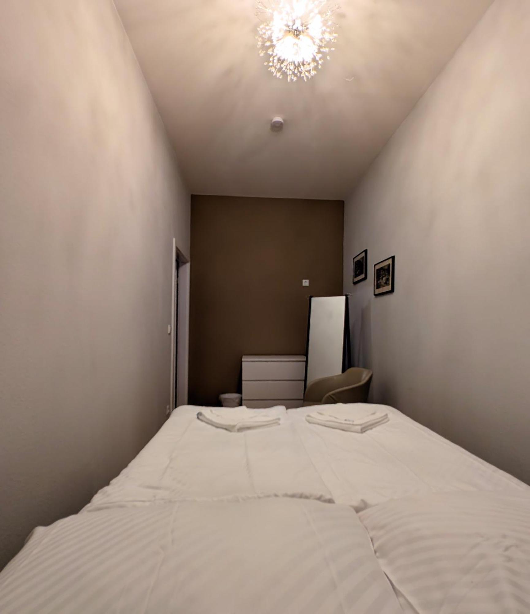 Deluxe Two-Bedroom Apartment Garden View
