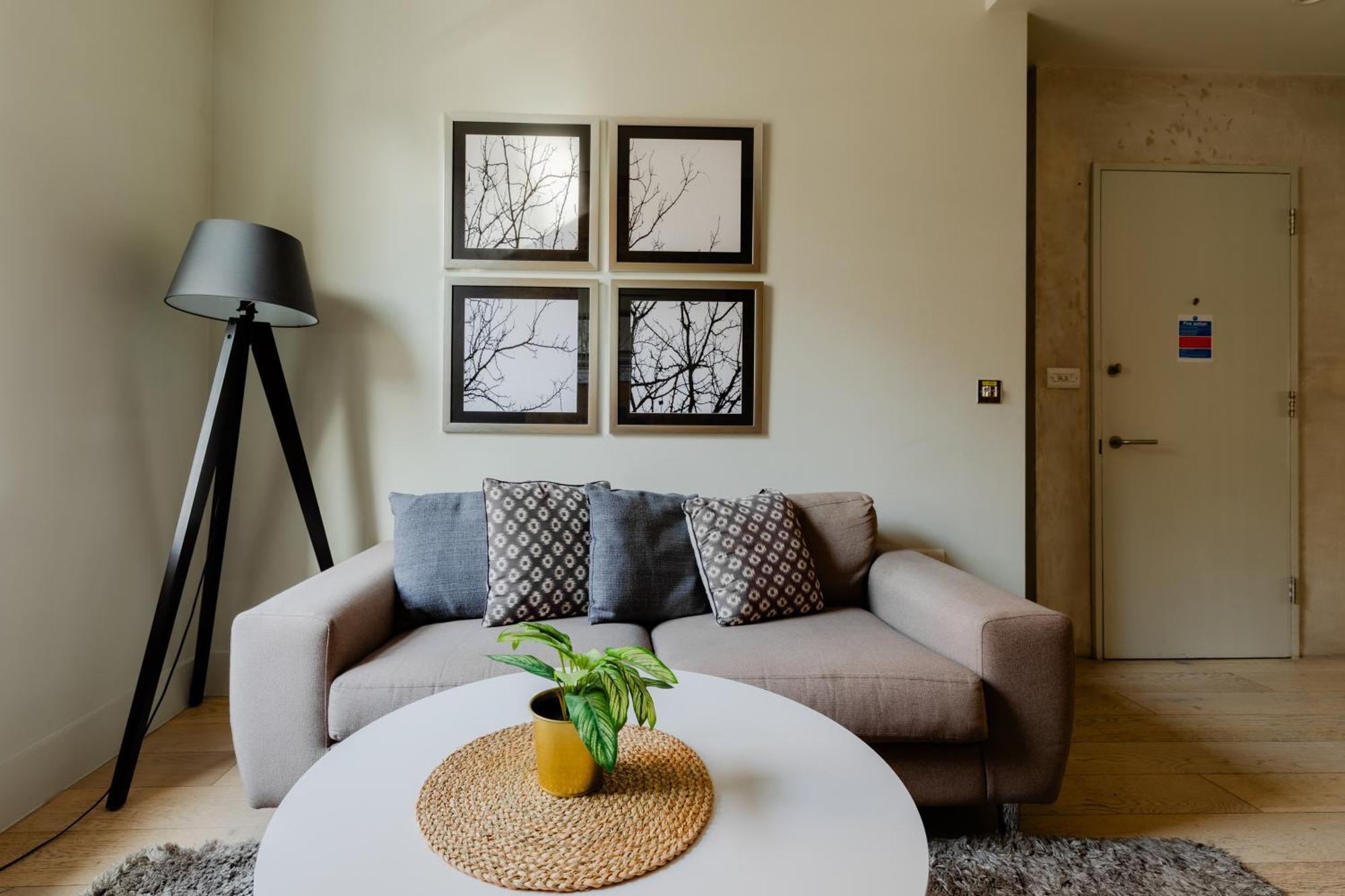 One-Bedroom Apartment