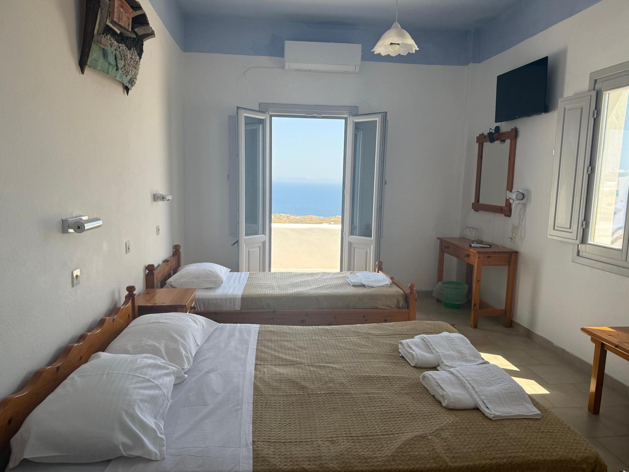 Economy Triple Room