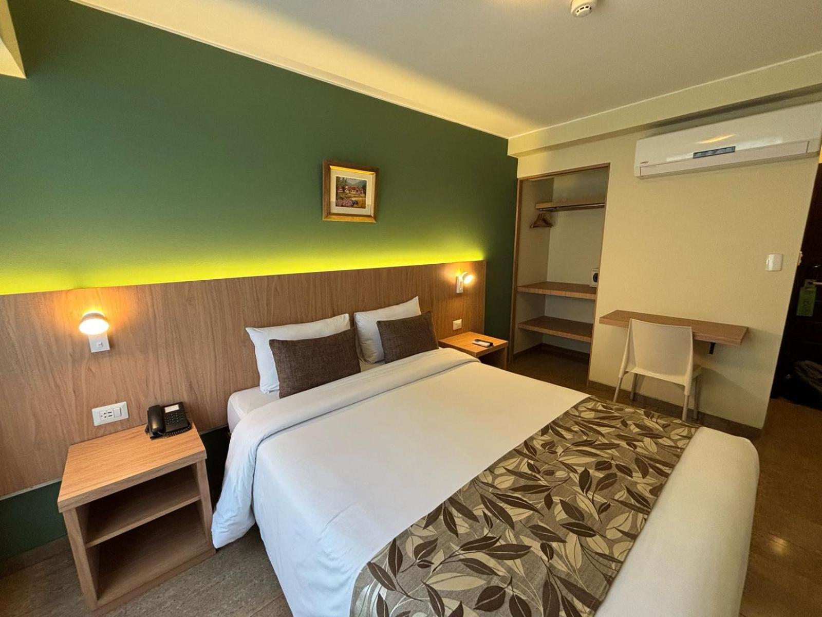 Queen Room