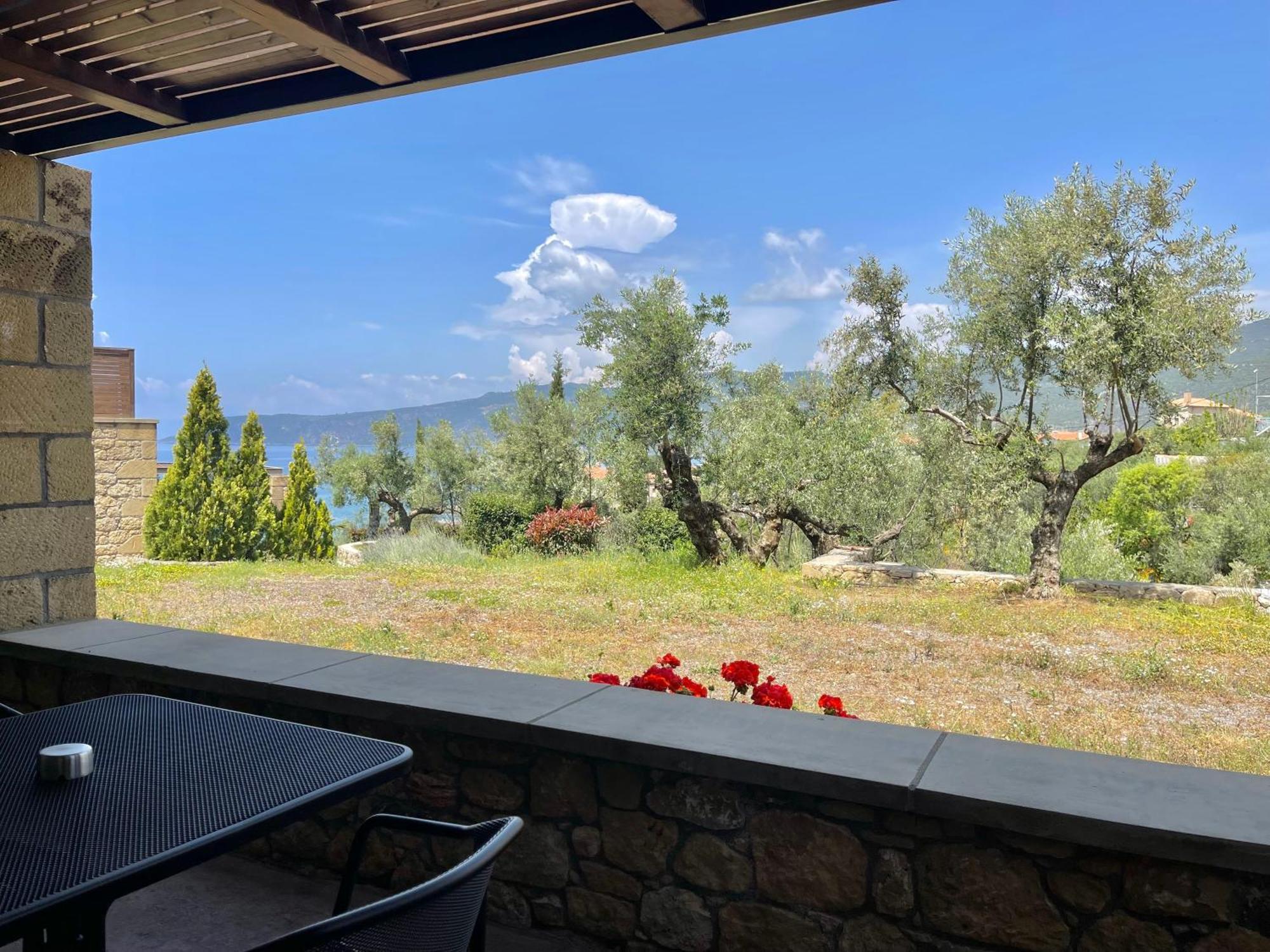 Comfort Triple Room Side Sea View Garden View