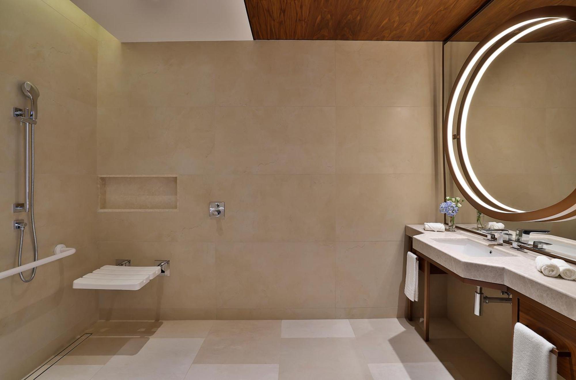 Deluxe King Room Mobility Access