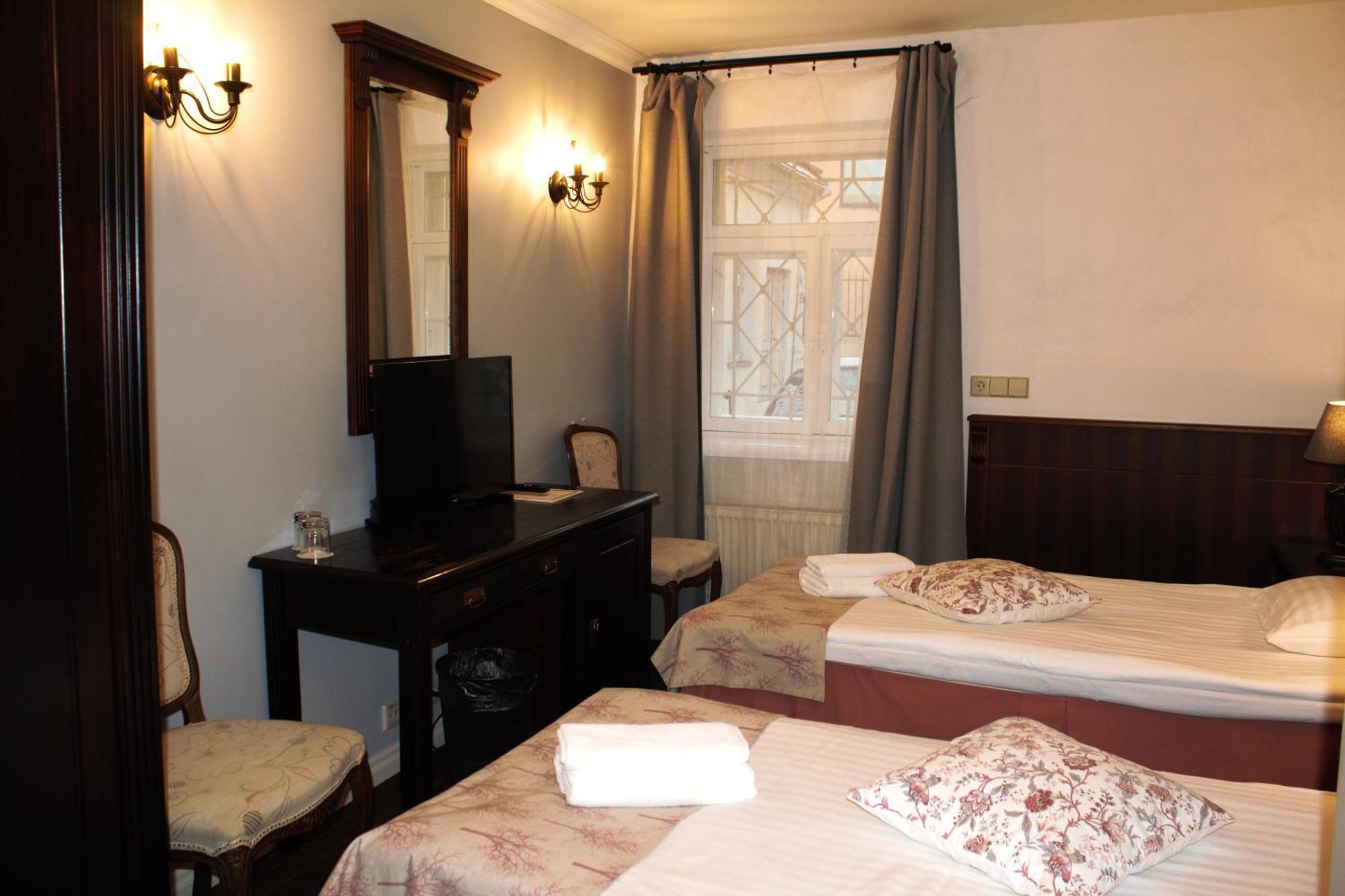Economy Twin Room
