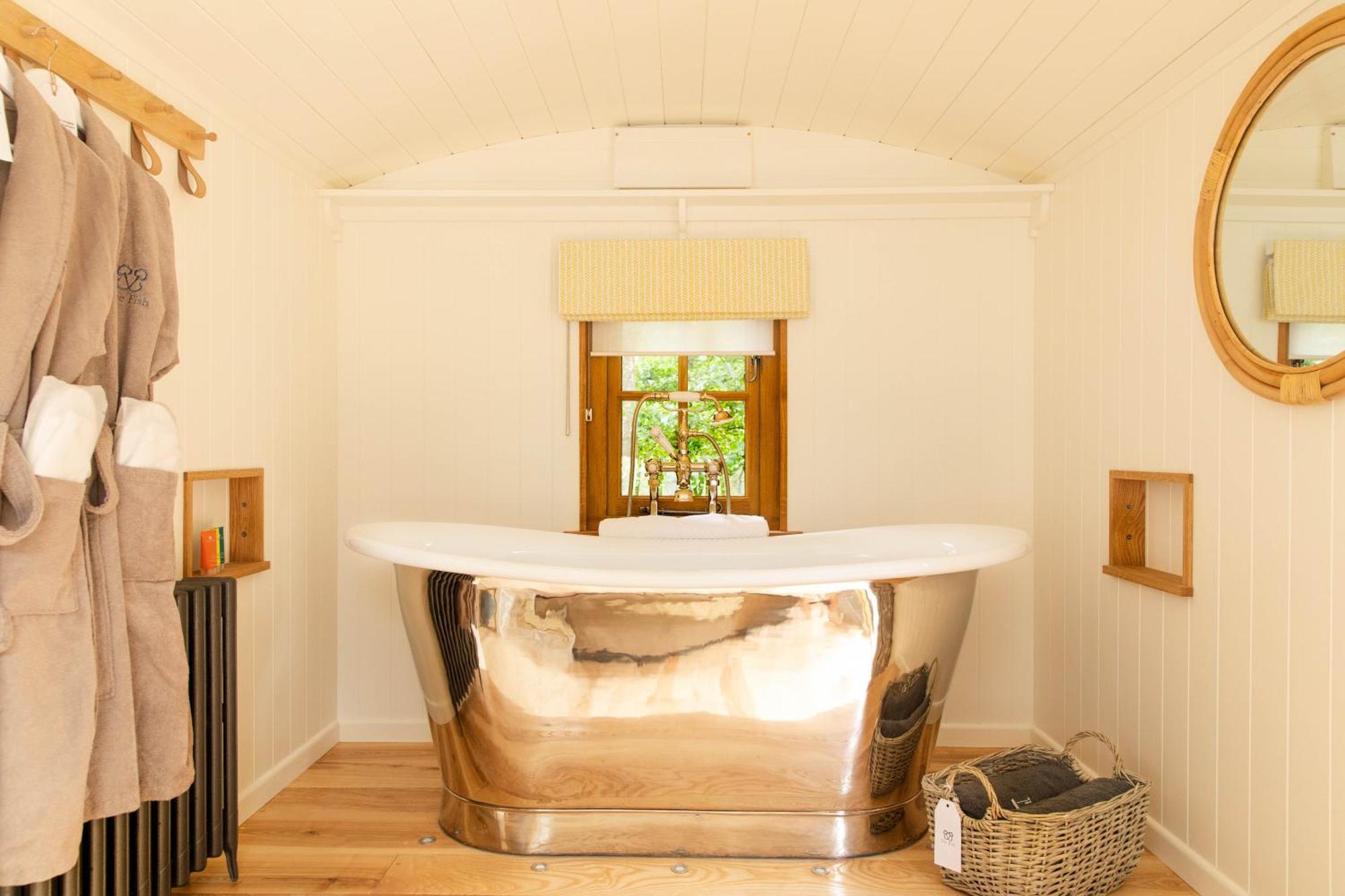 Studio Spa Bath
