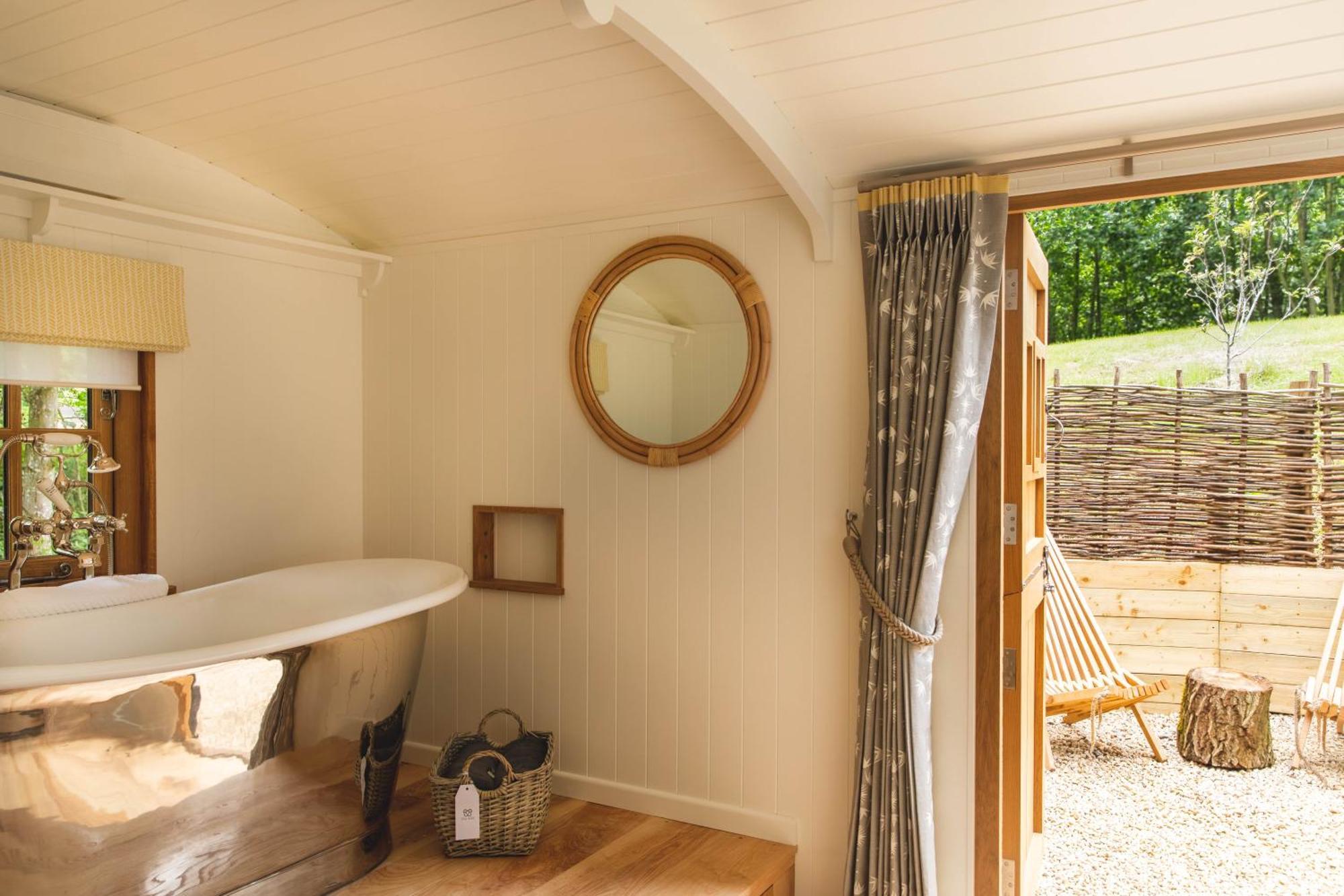 Studio Spa Bath