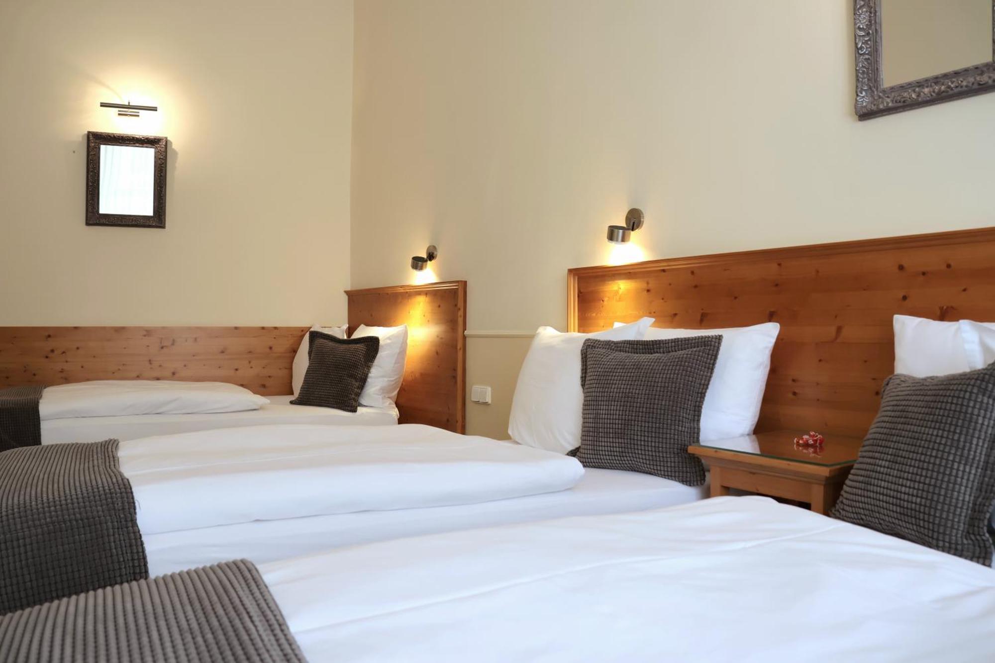 Deluxe Family Suite