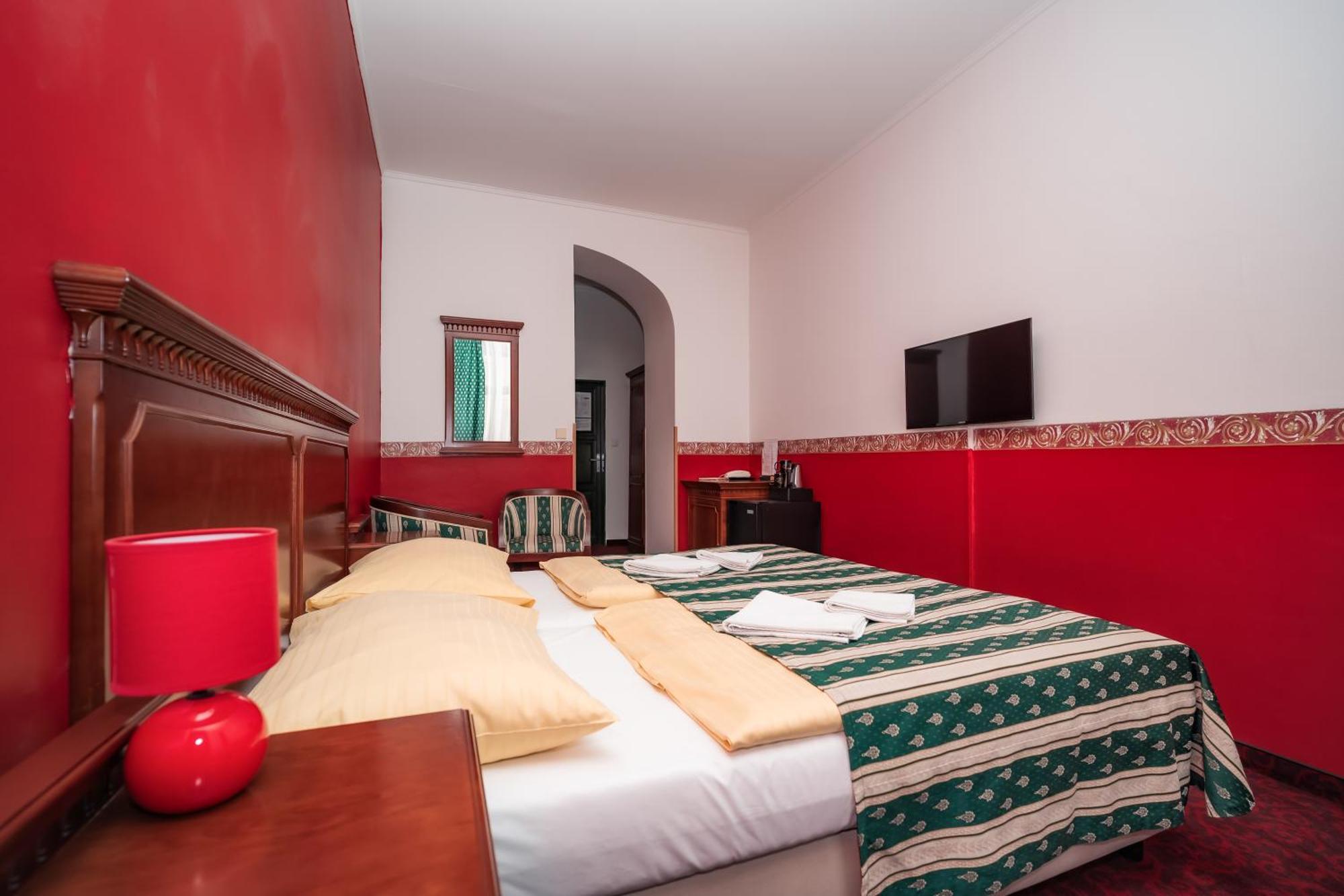 Deluxe Double or Twin Room