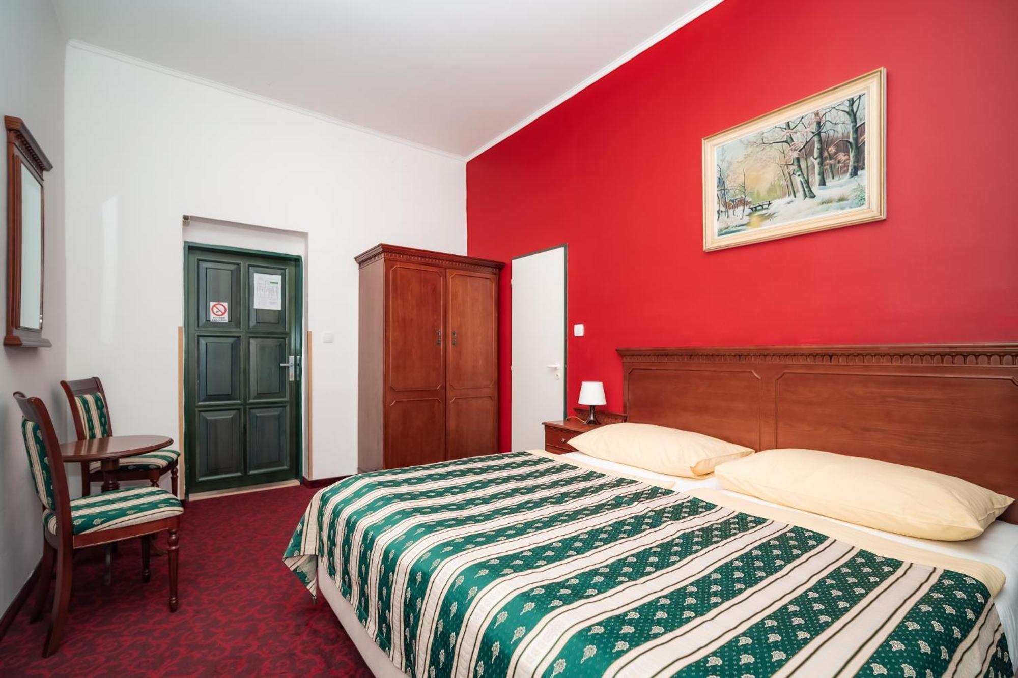 Deluxe Double or Twin Room
