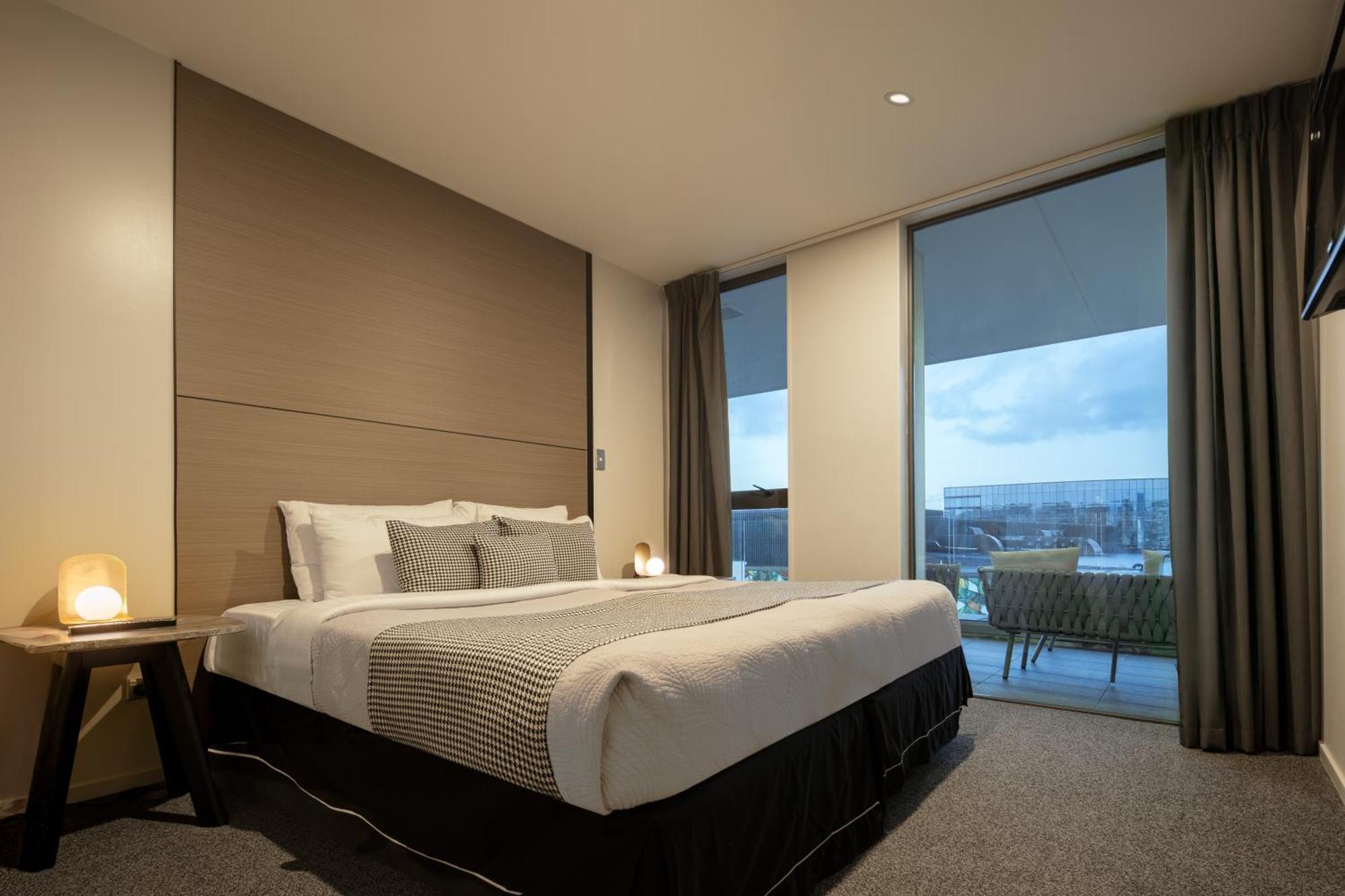 One-Bedroom Executive Suite