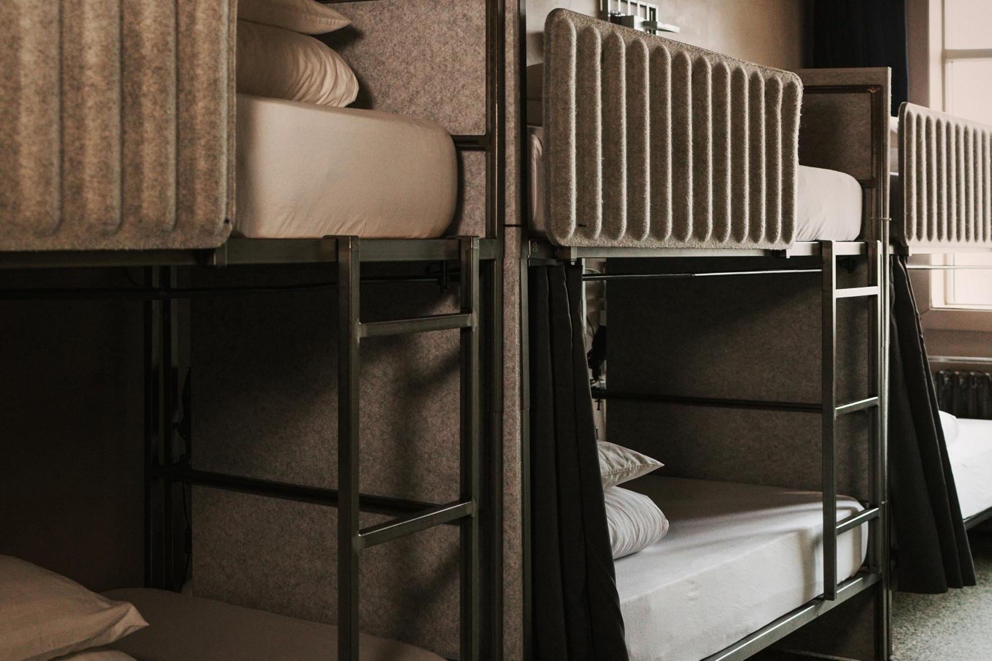 Bed 42-Bed Dormitory Room