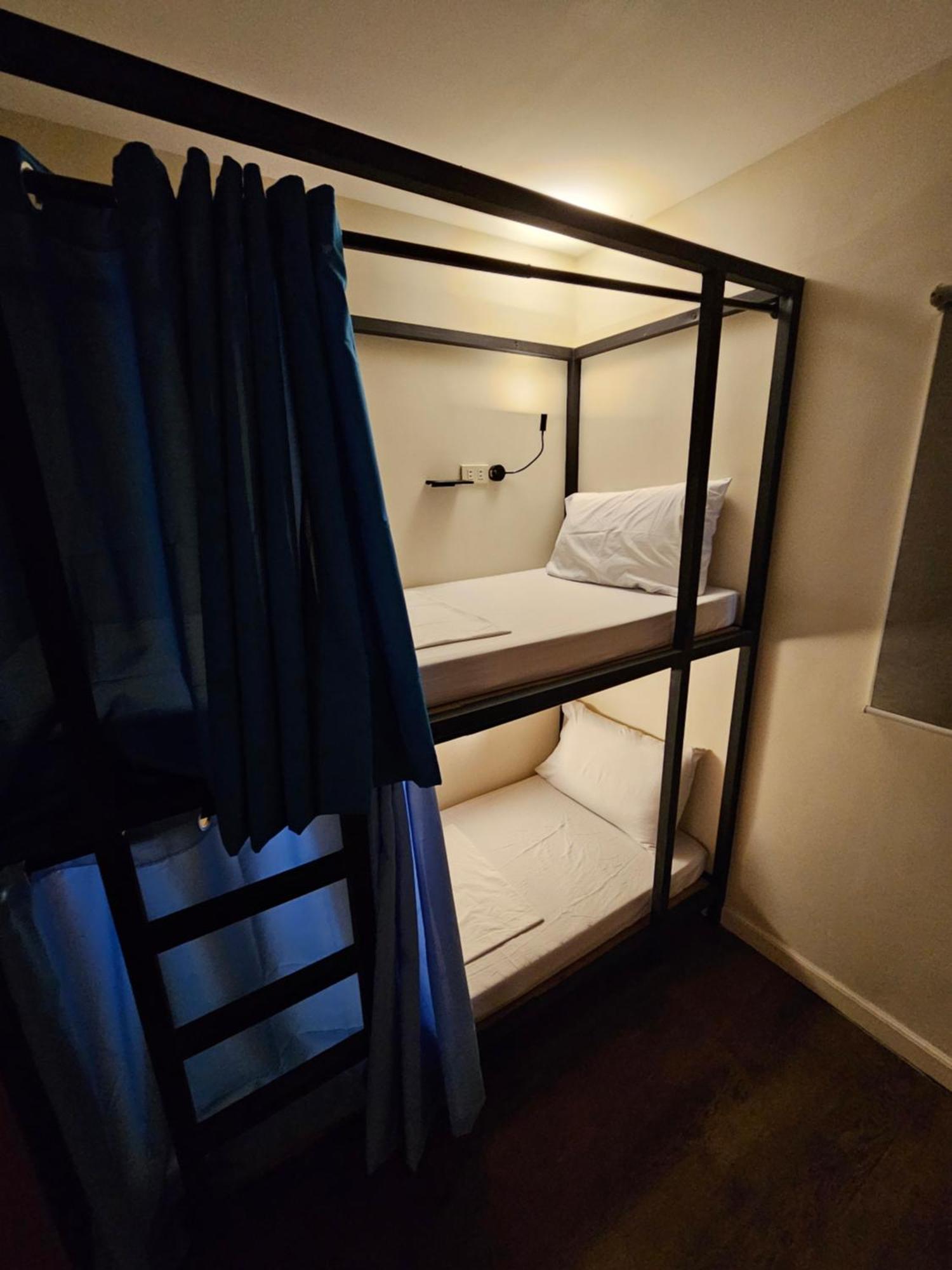 Bed 8-Bed Dormitory Room