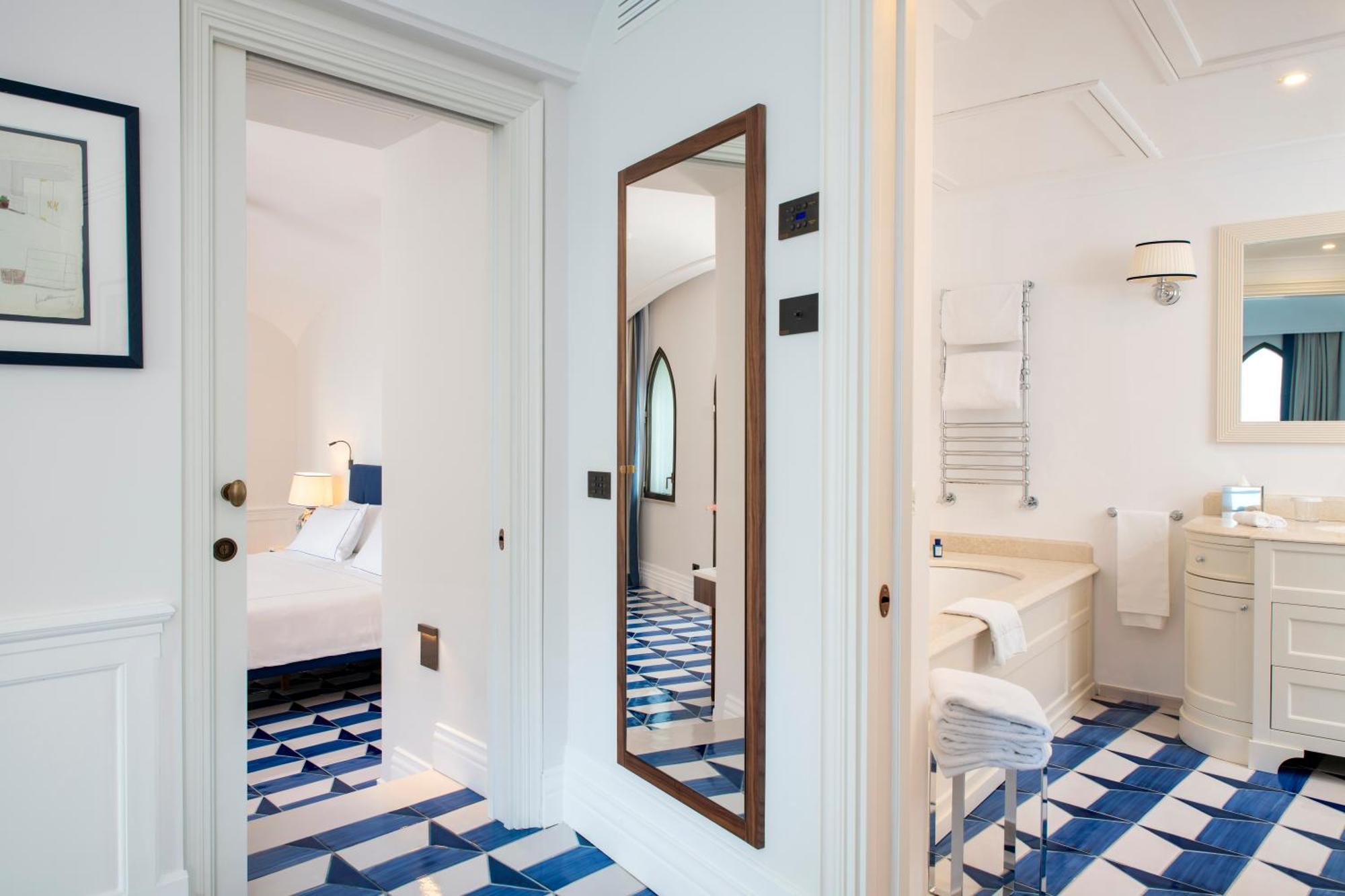 Deluxe Suite Sea View