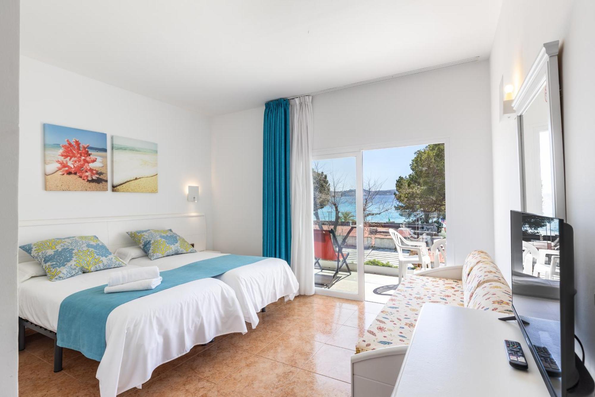 Triple Room Balcony Sea View